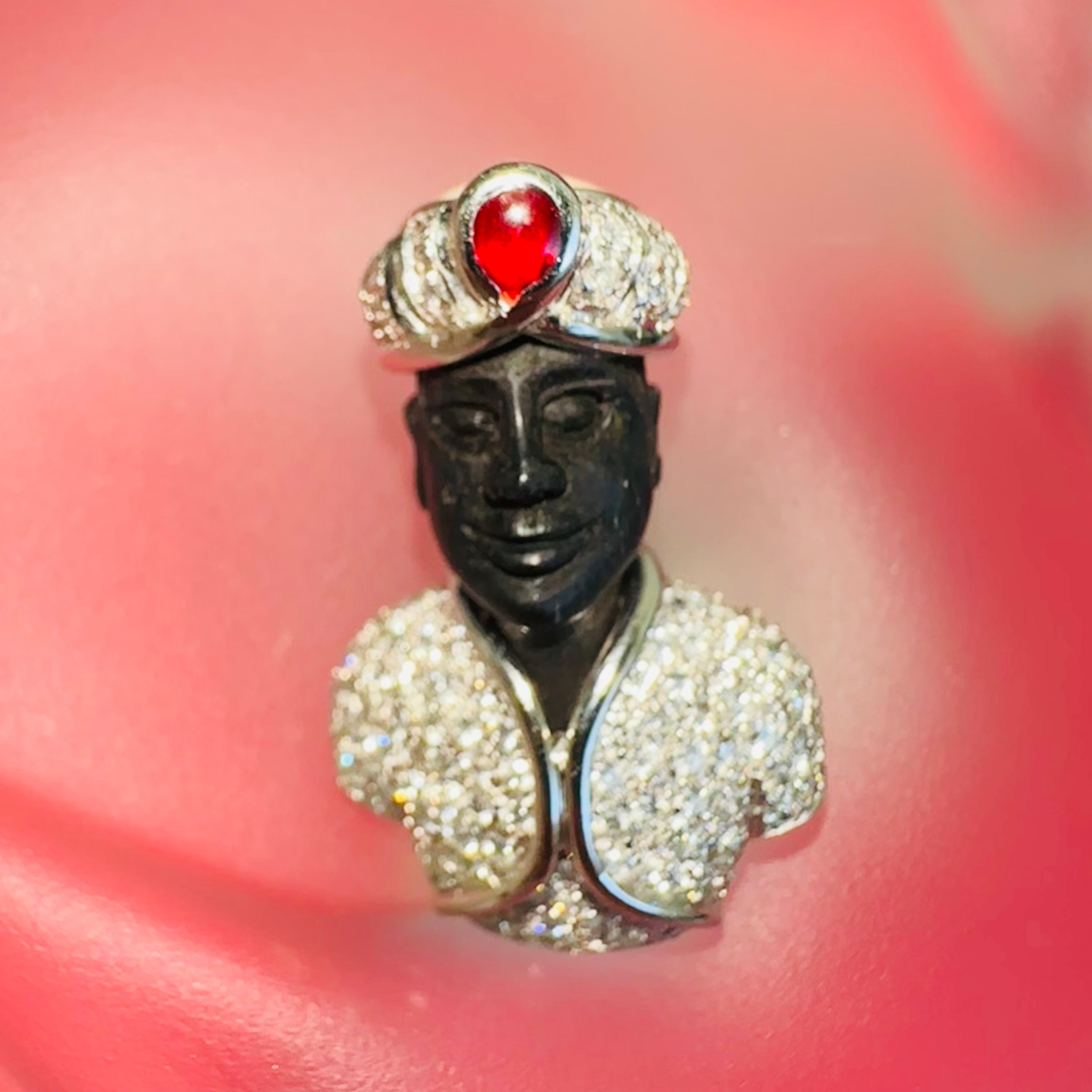 18K White Gold Vintage Diamond Black Moor Brooch
