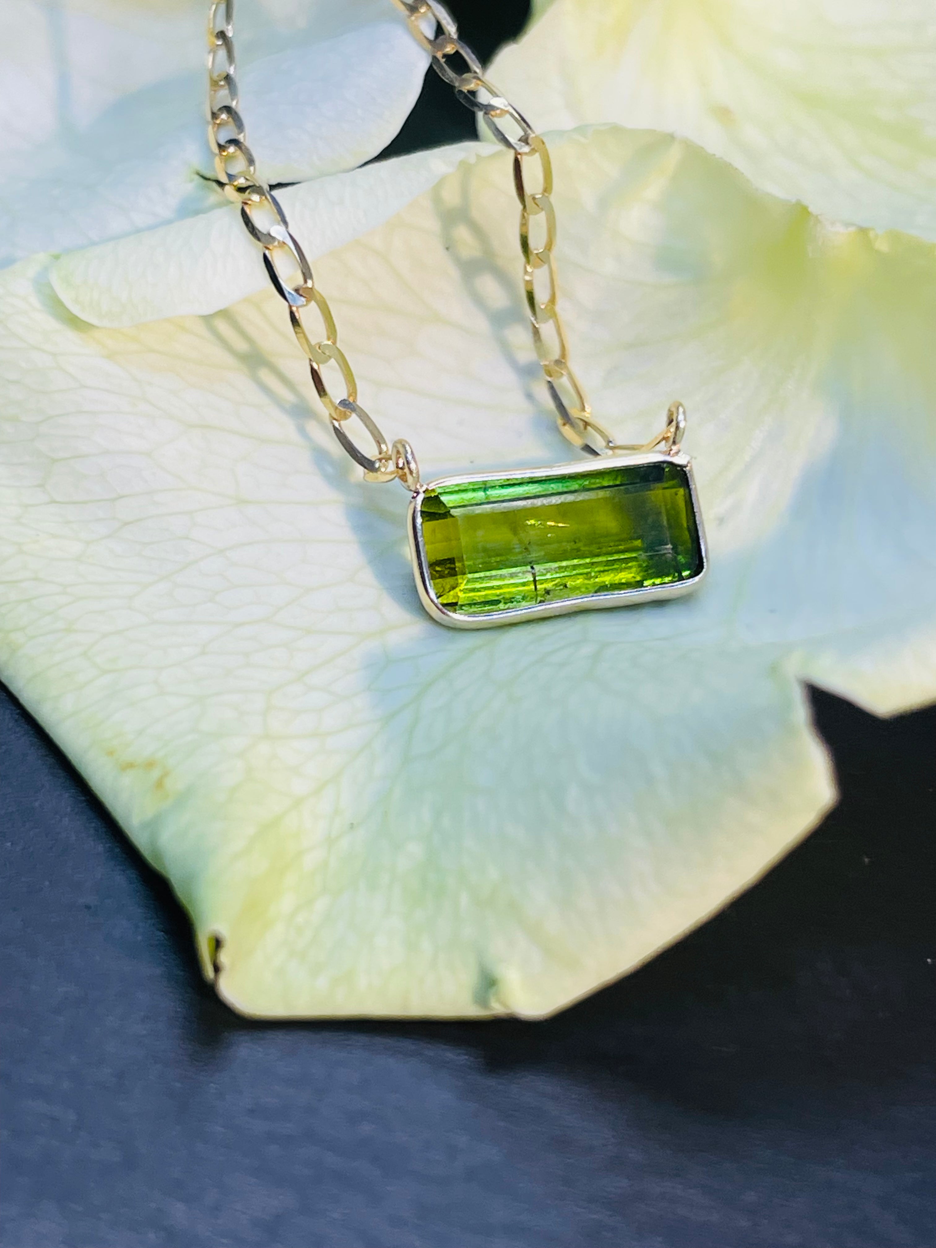 Green Tourmaline and Solid 14K Yellow Gold Curb Link Chain Necklace 16"