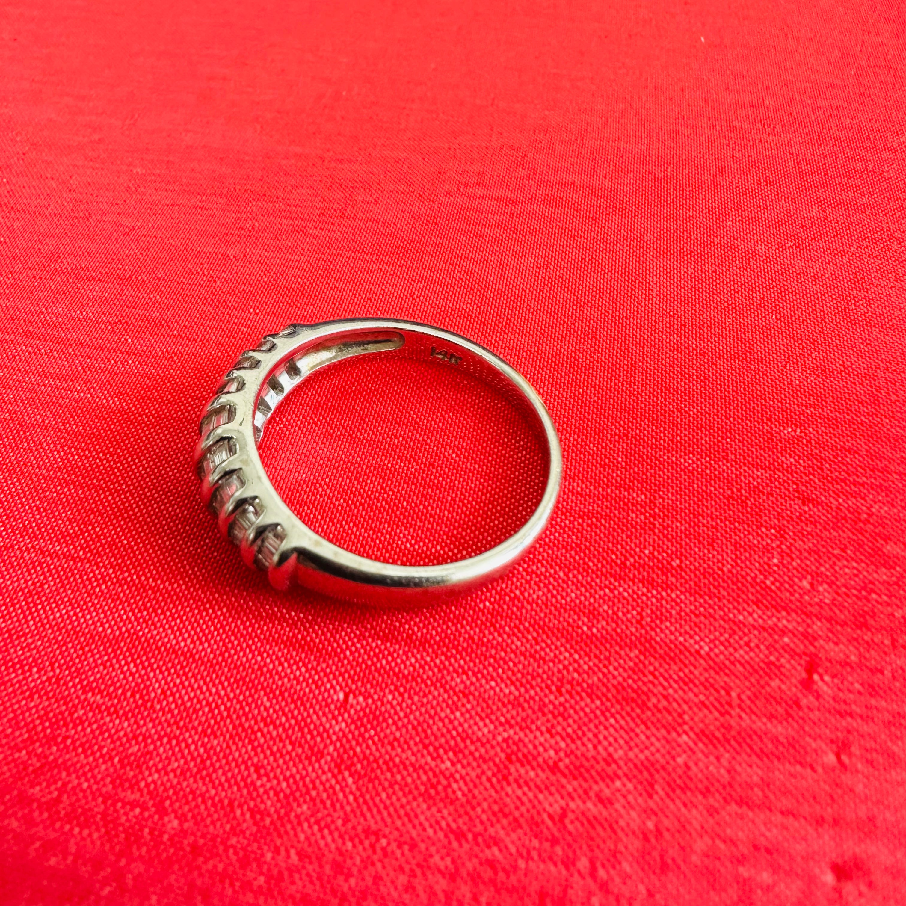 14K Size 7 White Gold Diamond Ring