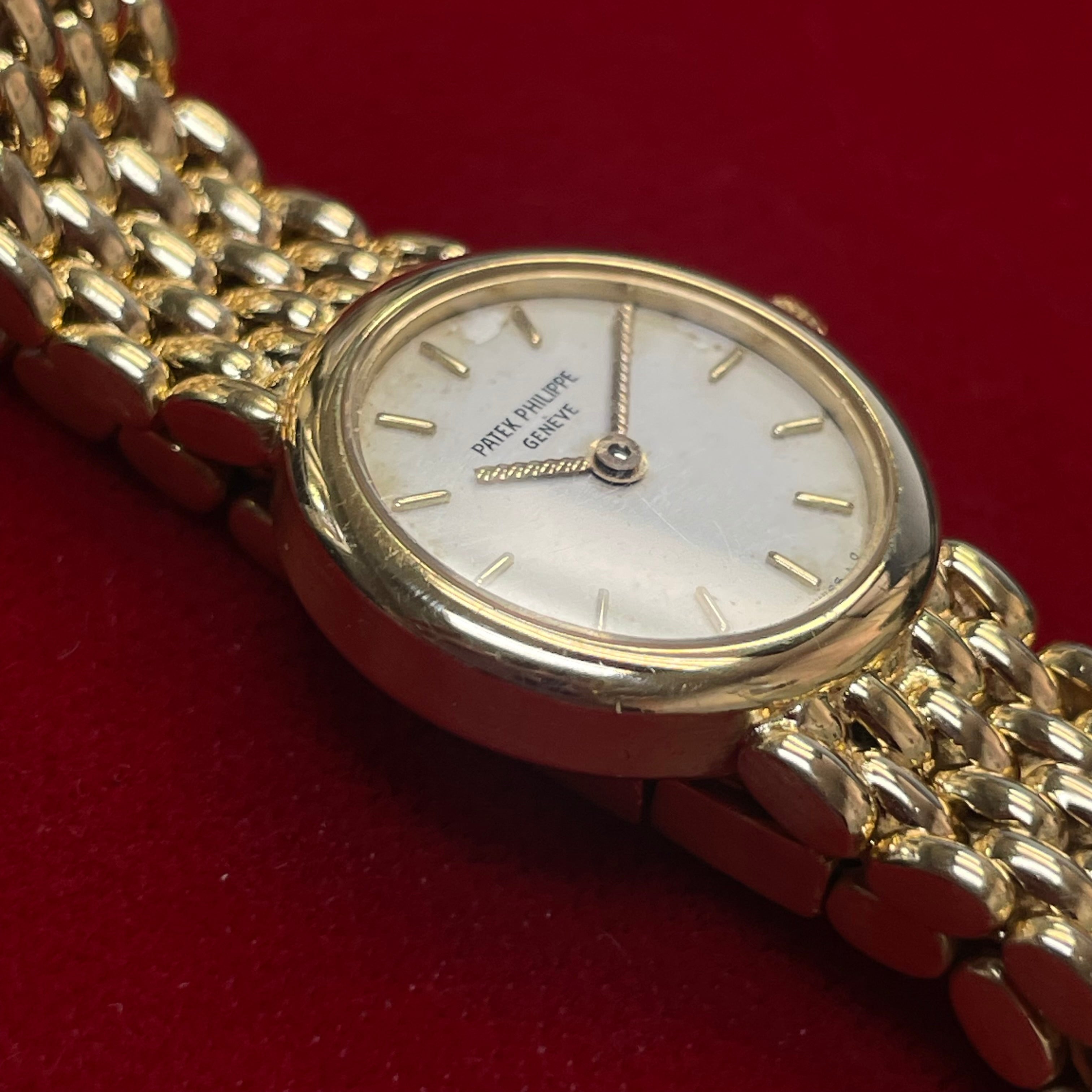 20mm Ladies Patek Phillips Calatrava 18K Yellow Gold