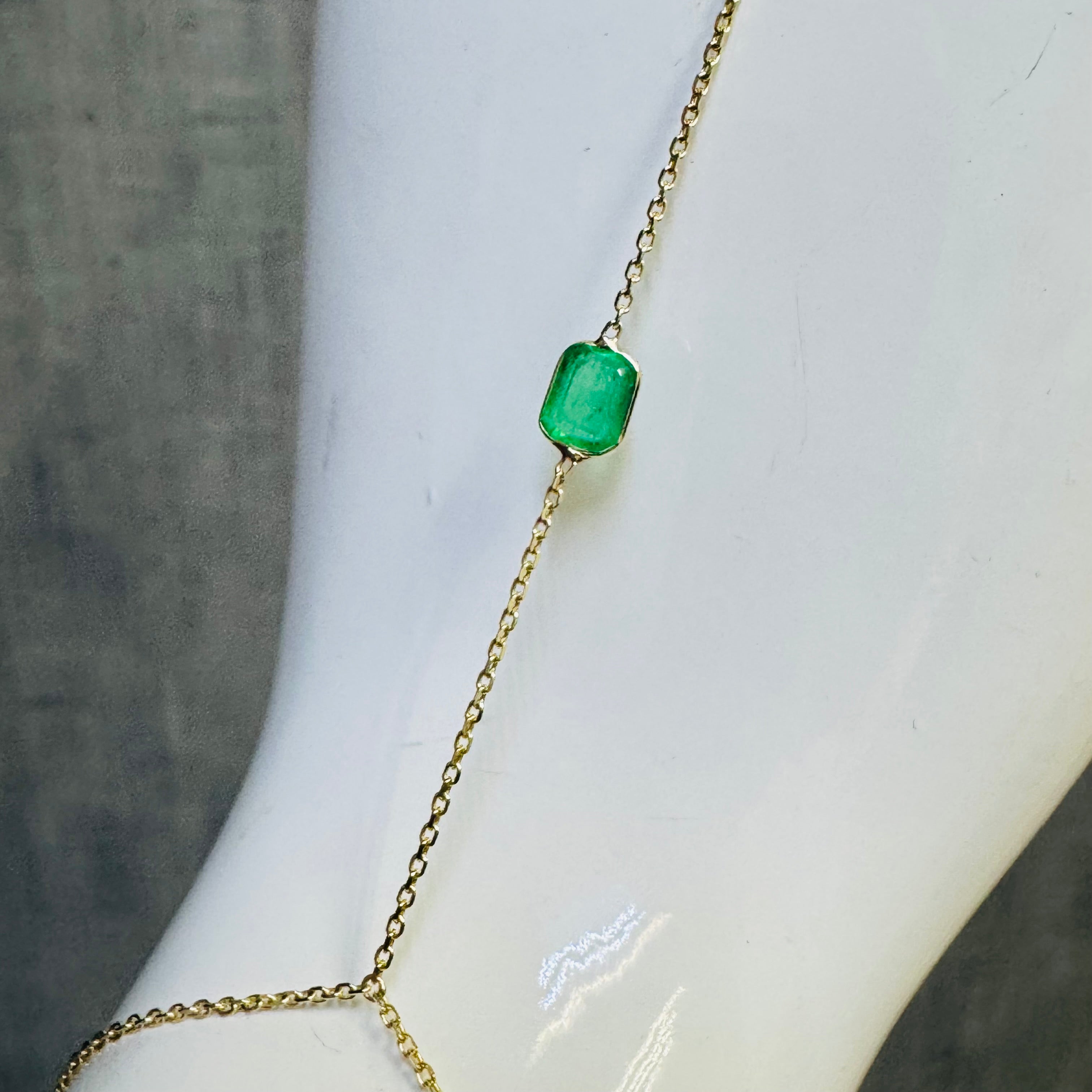14k Yellow Gold Colombian Emerald Handchain