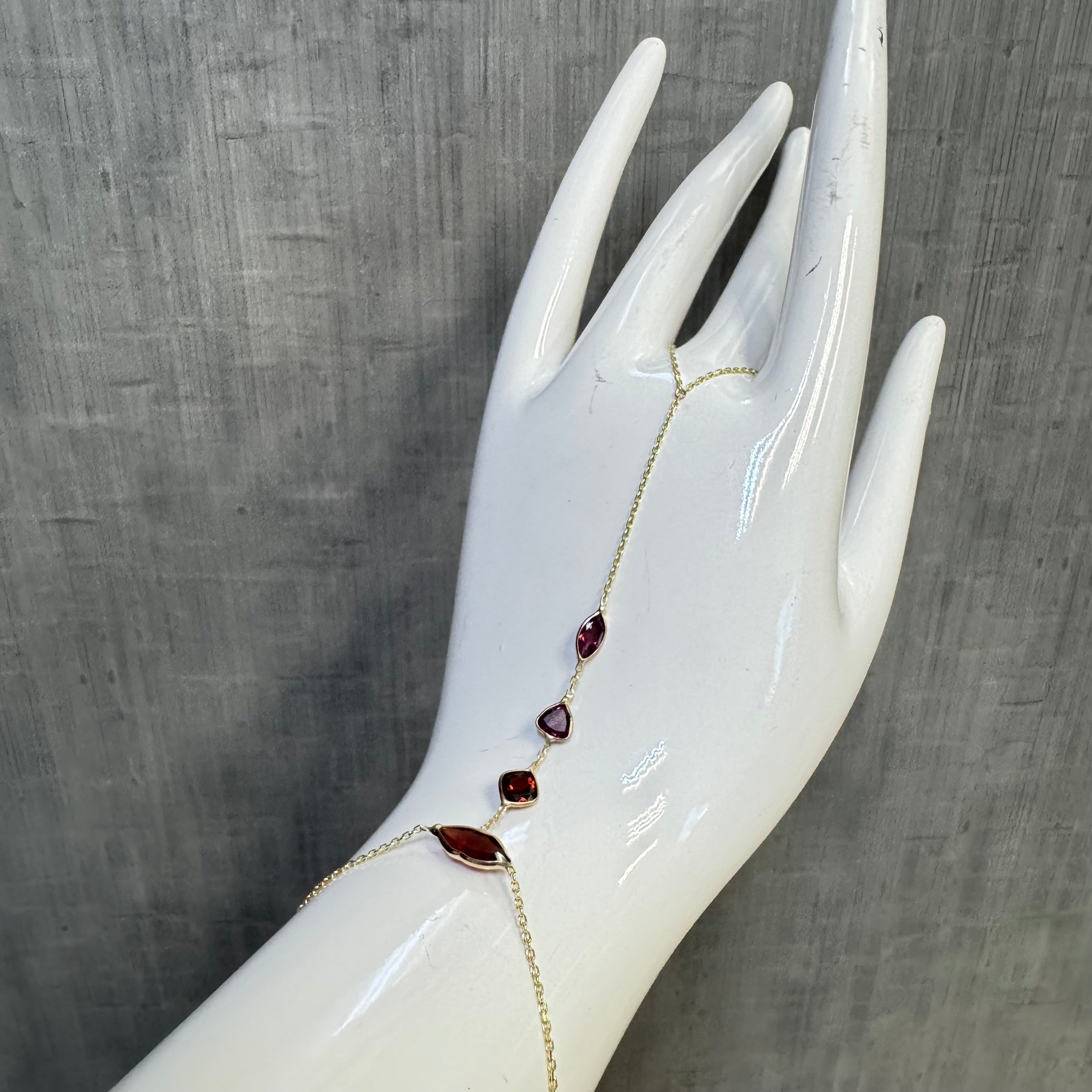 14K Yellow Gold Natural Multi Shape Garnet Lips Handchain