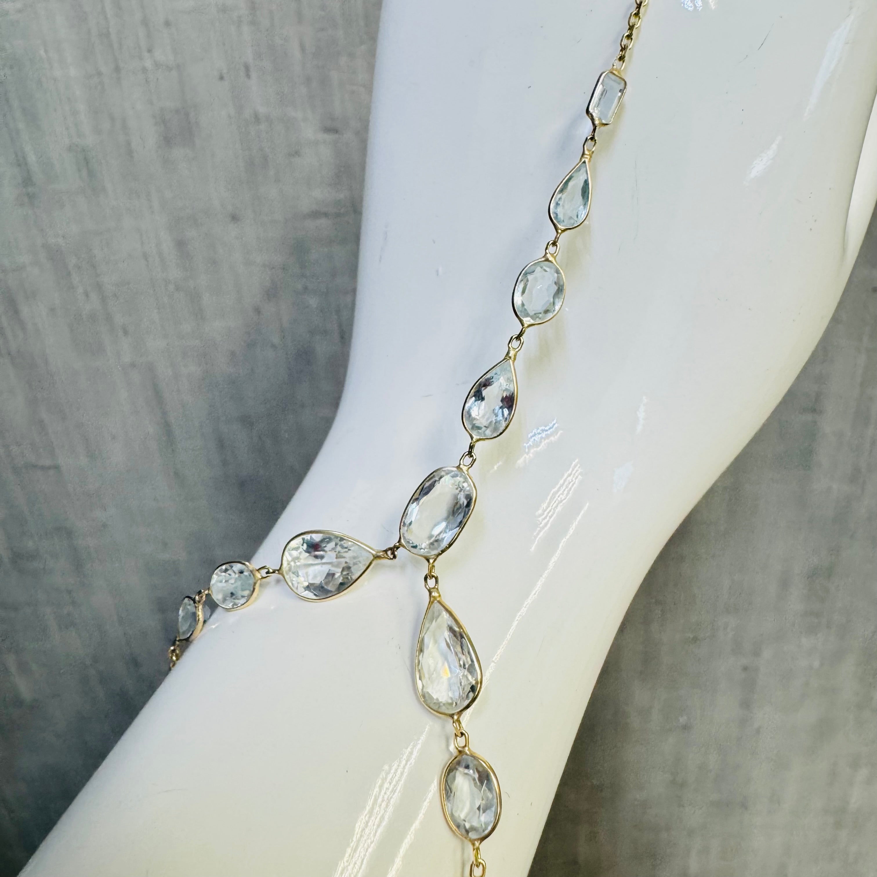 14K Yellow Gold Aquamarine Handchain