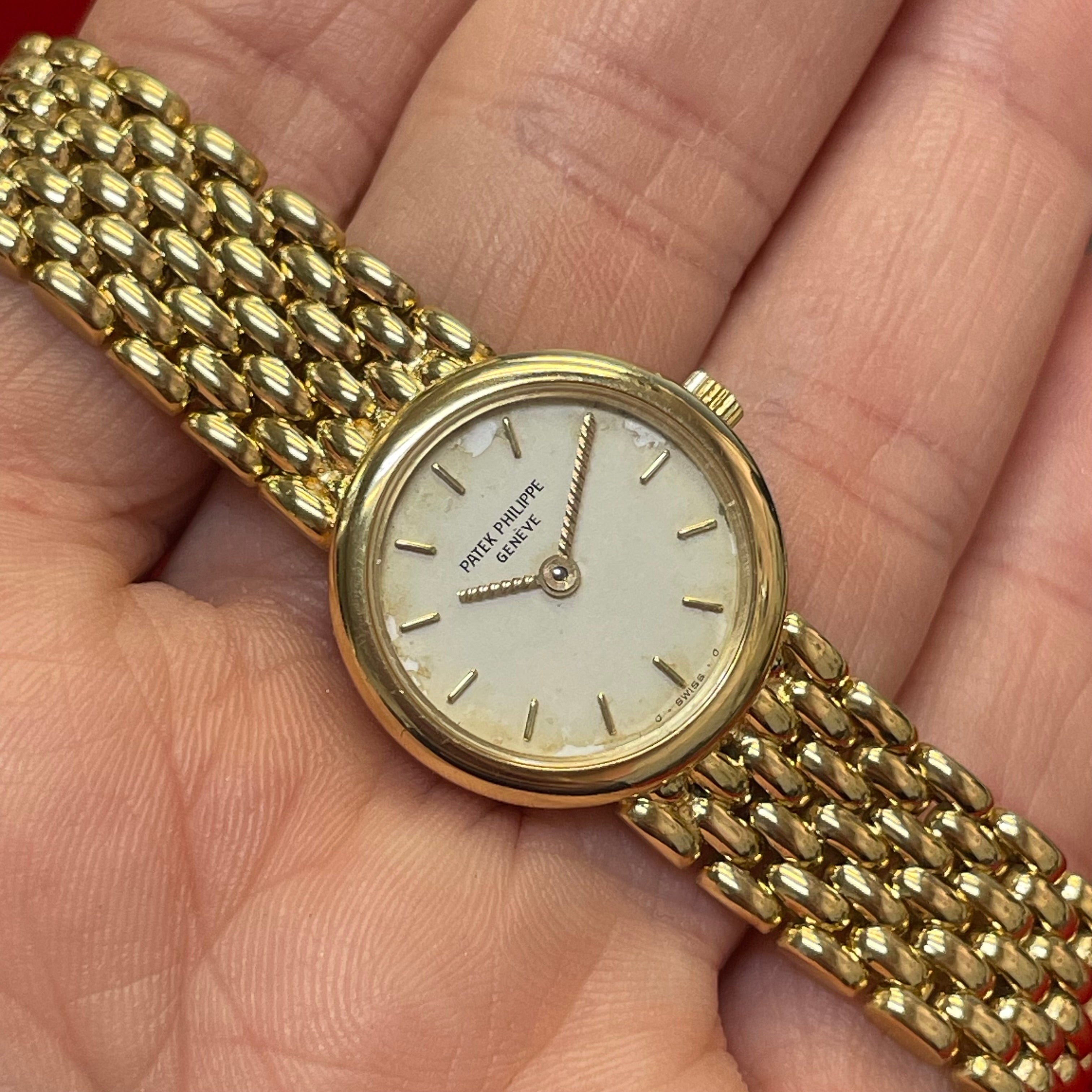 20mm Ladies Patek Phillips Calatrava 18K Yellow Gold