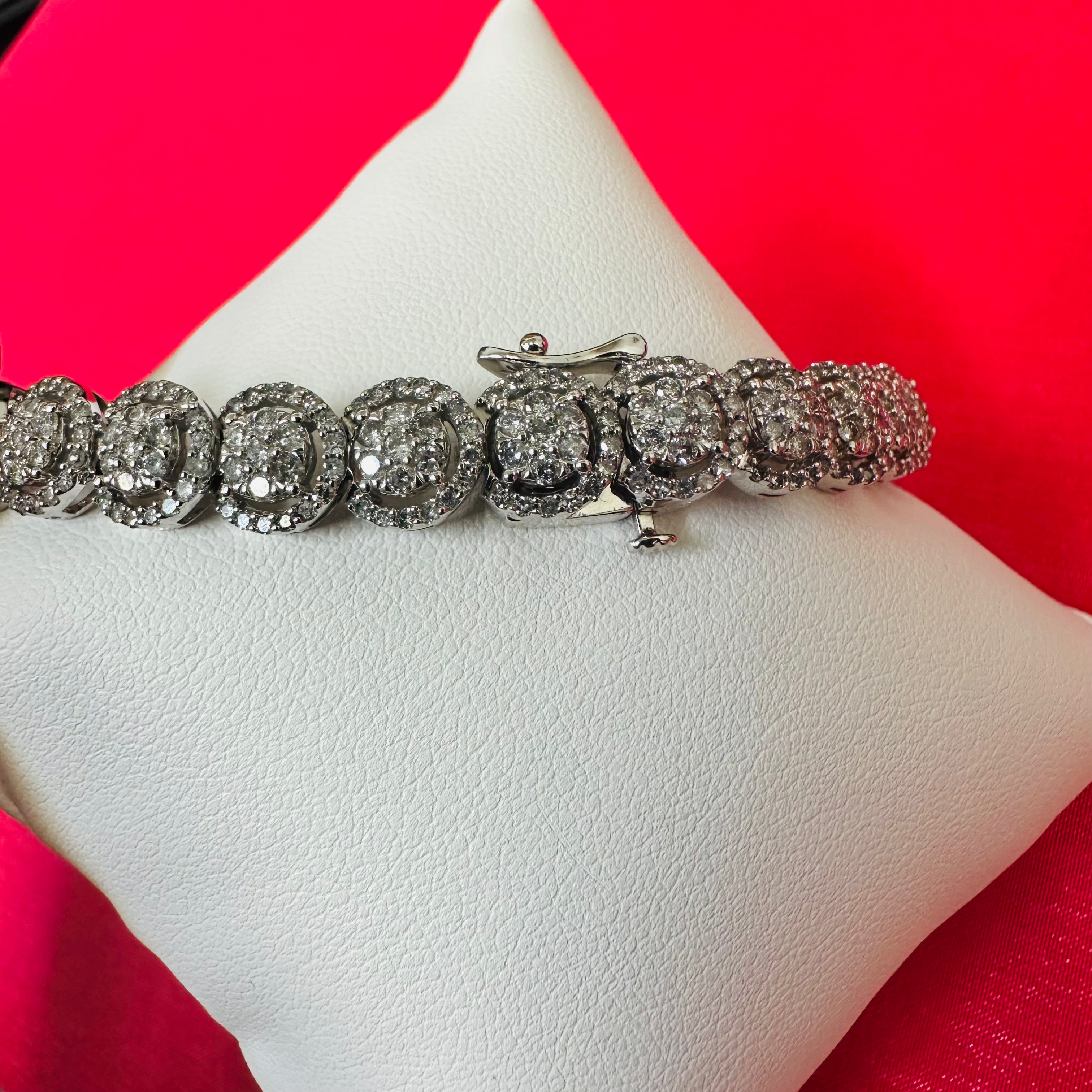 10K 7" Round Cluster Diamond White Gold Bracelet