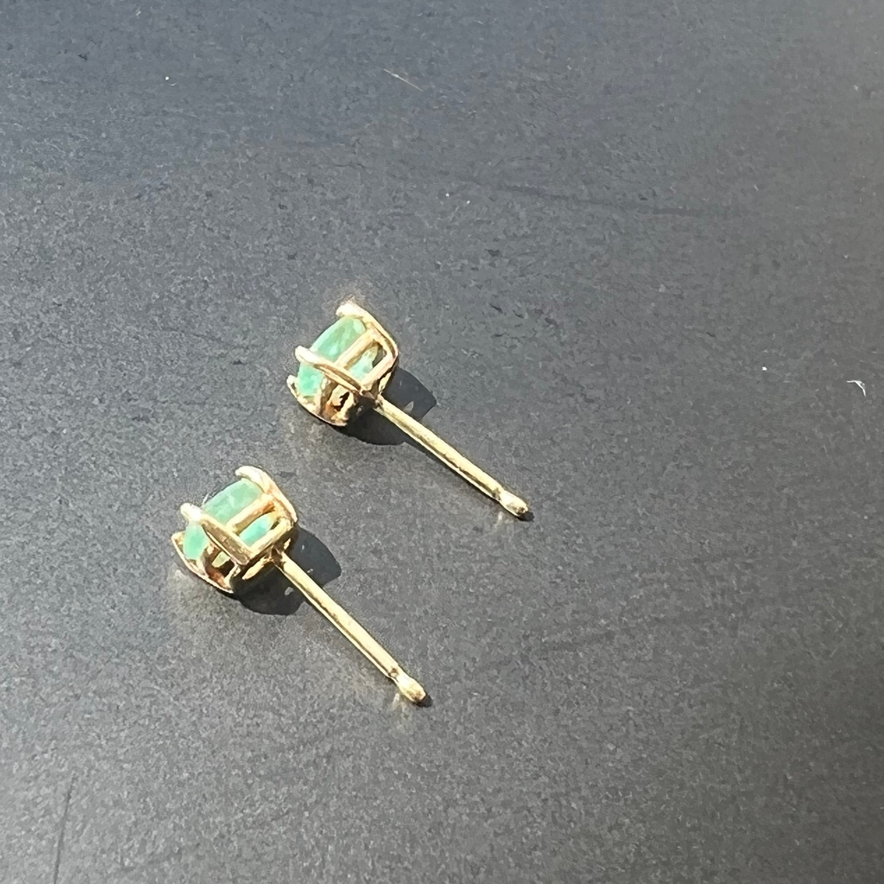 14K Yellow Gold Colombian Emerald Oval Stud Earrings
