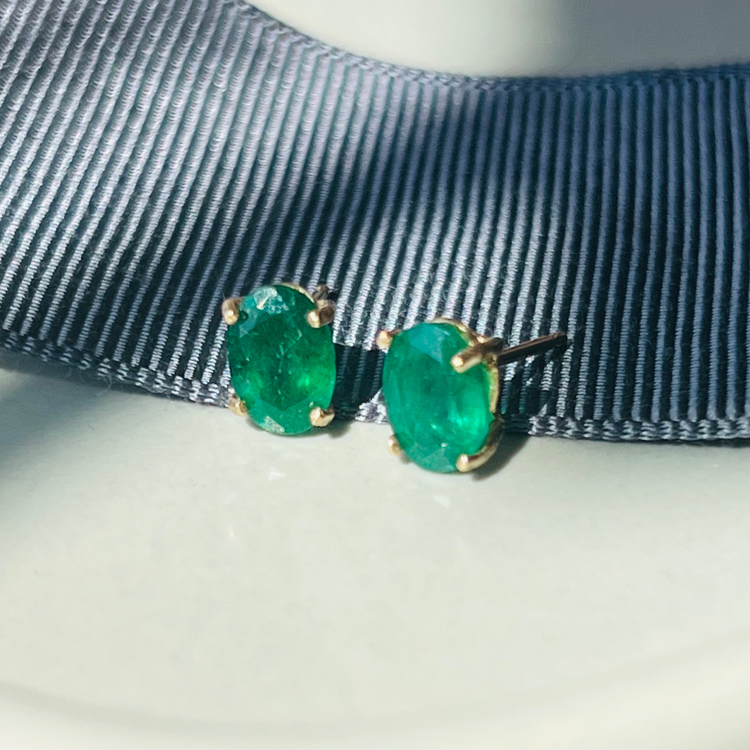 14K Yellow Gold Colombian Emerald Oval Stud Earrings