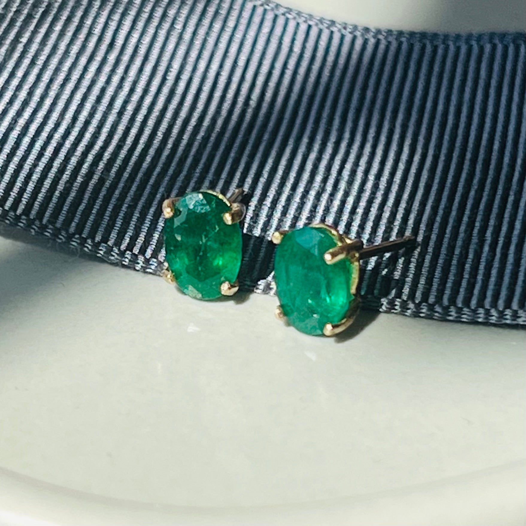 14K Yellow Gold Colombian Emerald Oval Stud Earrings