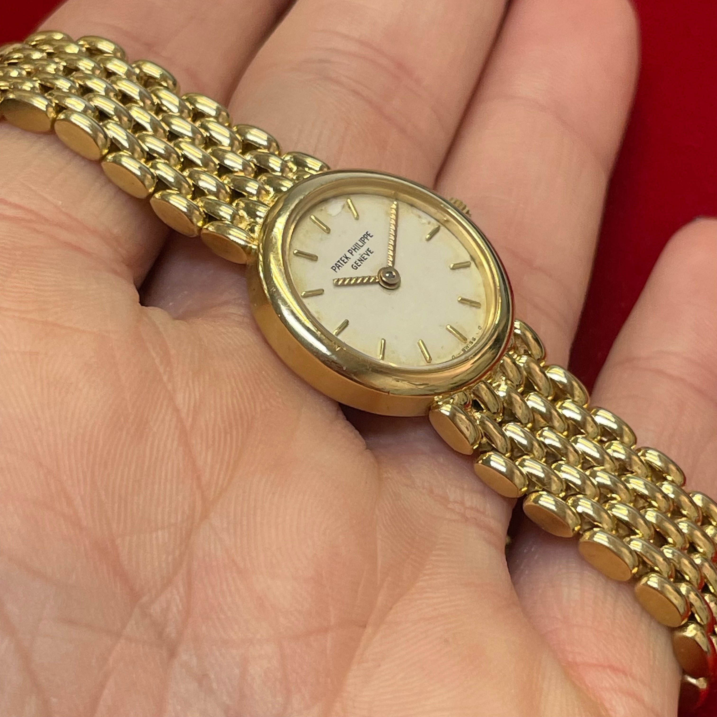 20mm Ladies Patek Phillips Calatrava 18K Yellow Gold