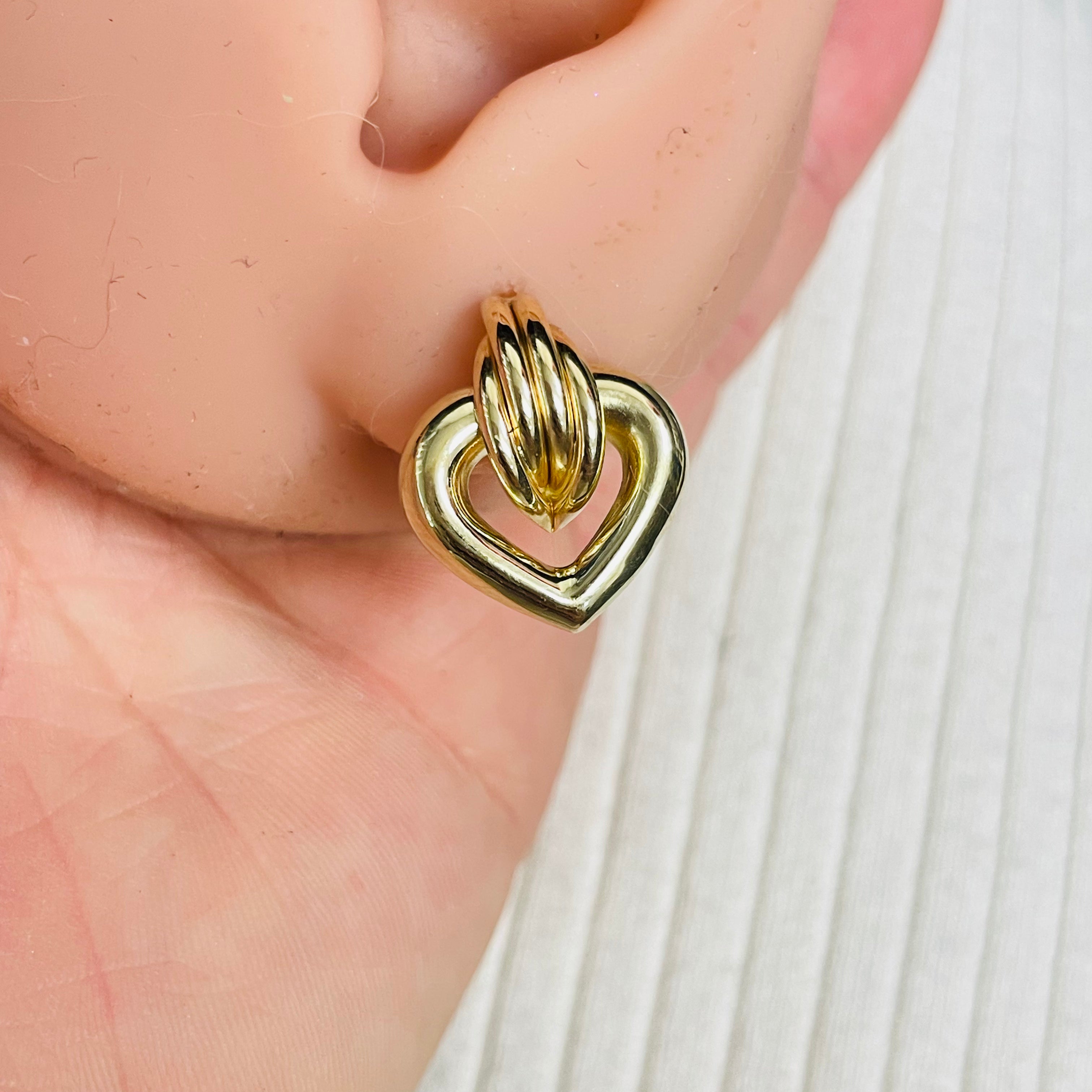 Cute! 14K Gold Chubby Fluted Abstract Heart Omega Back Earrings