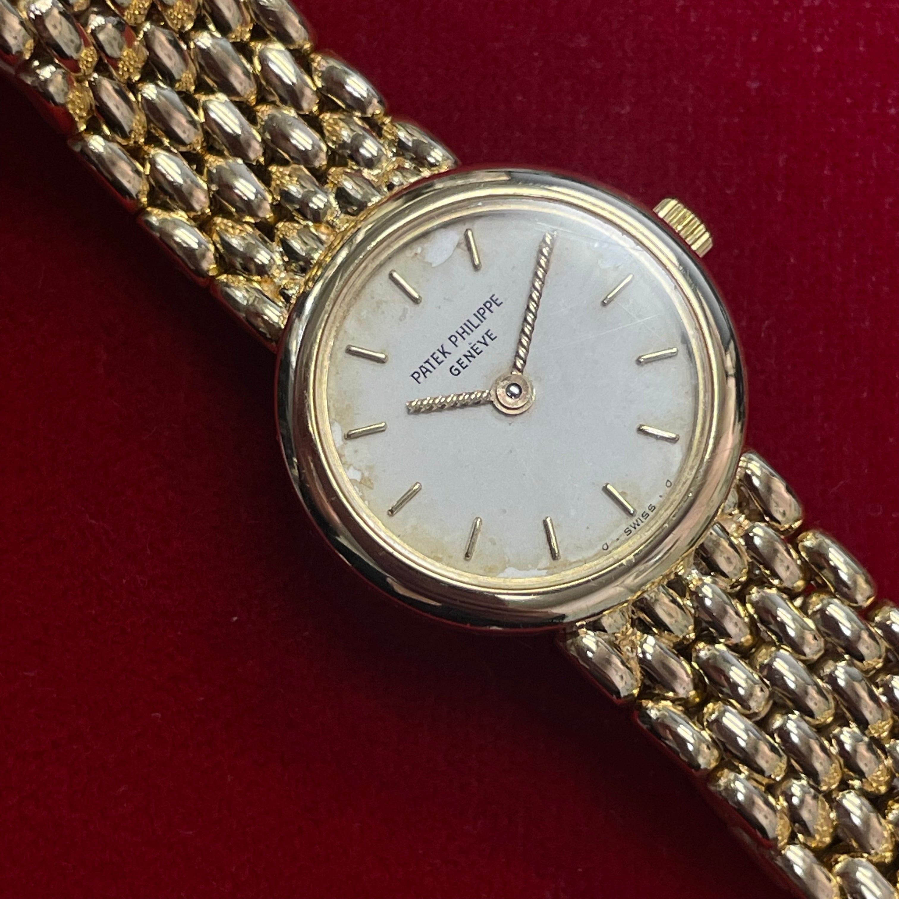 20mm Ladies Patek Phillips Calatrava 18K Yellow Gold