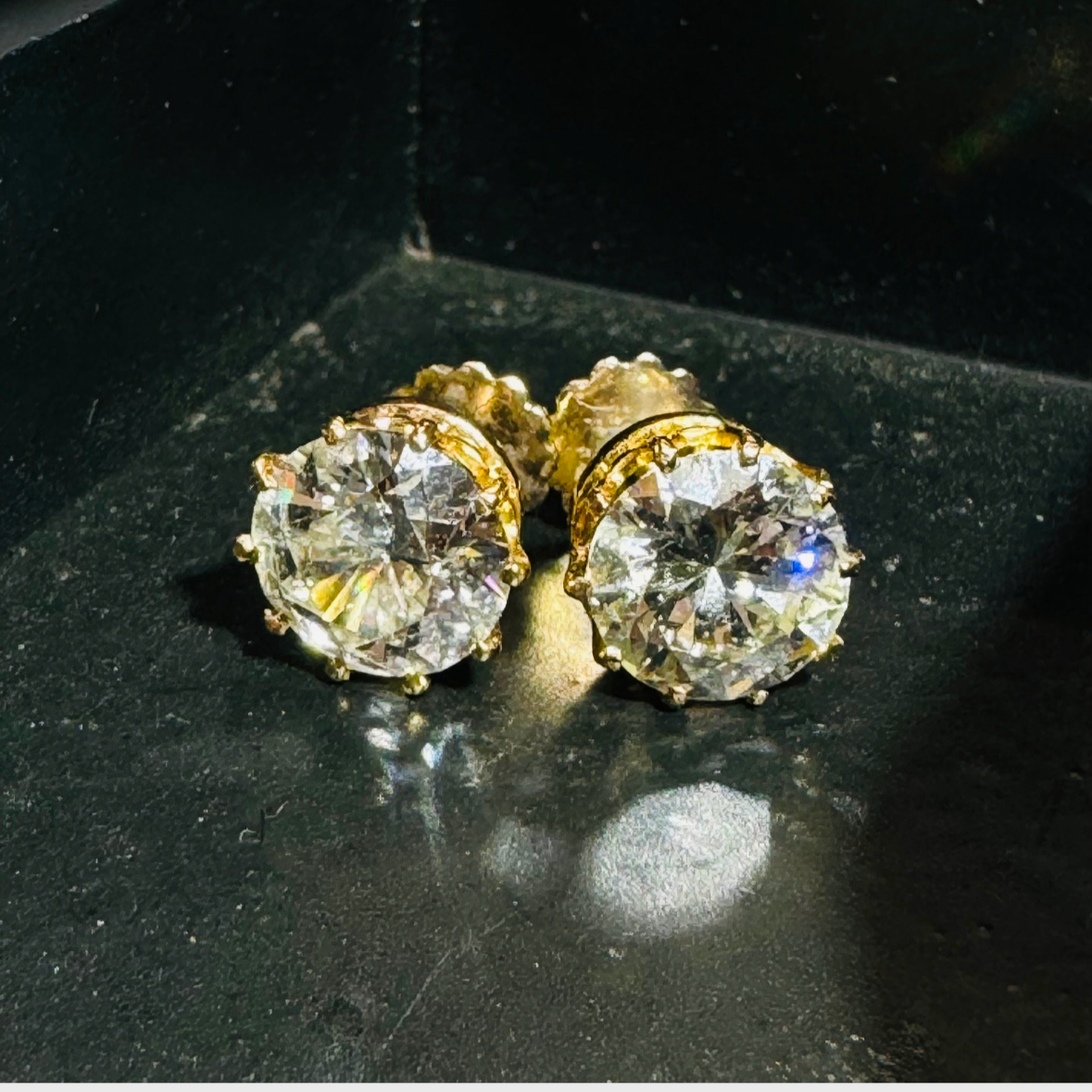 Exquisite 1900s 3ctw Natural Diamond Stud Earrings