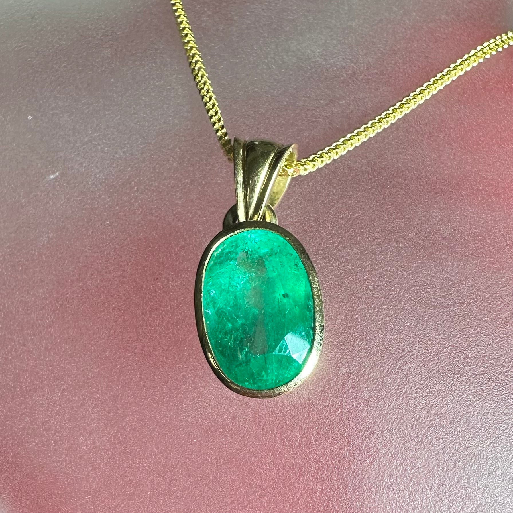 18K Yellow Gold Natural Oval Emerald Pendent Oval