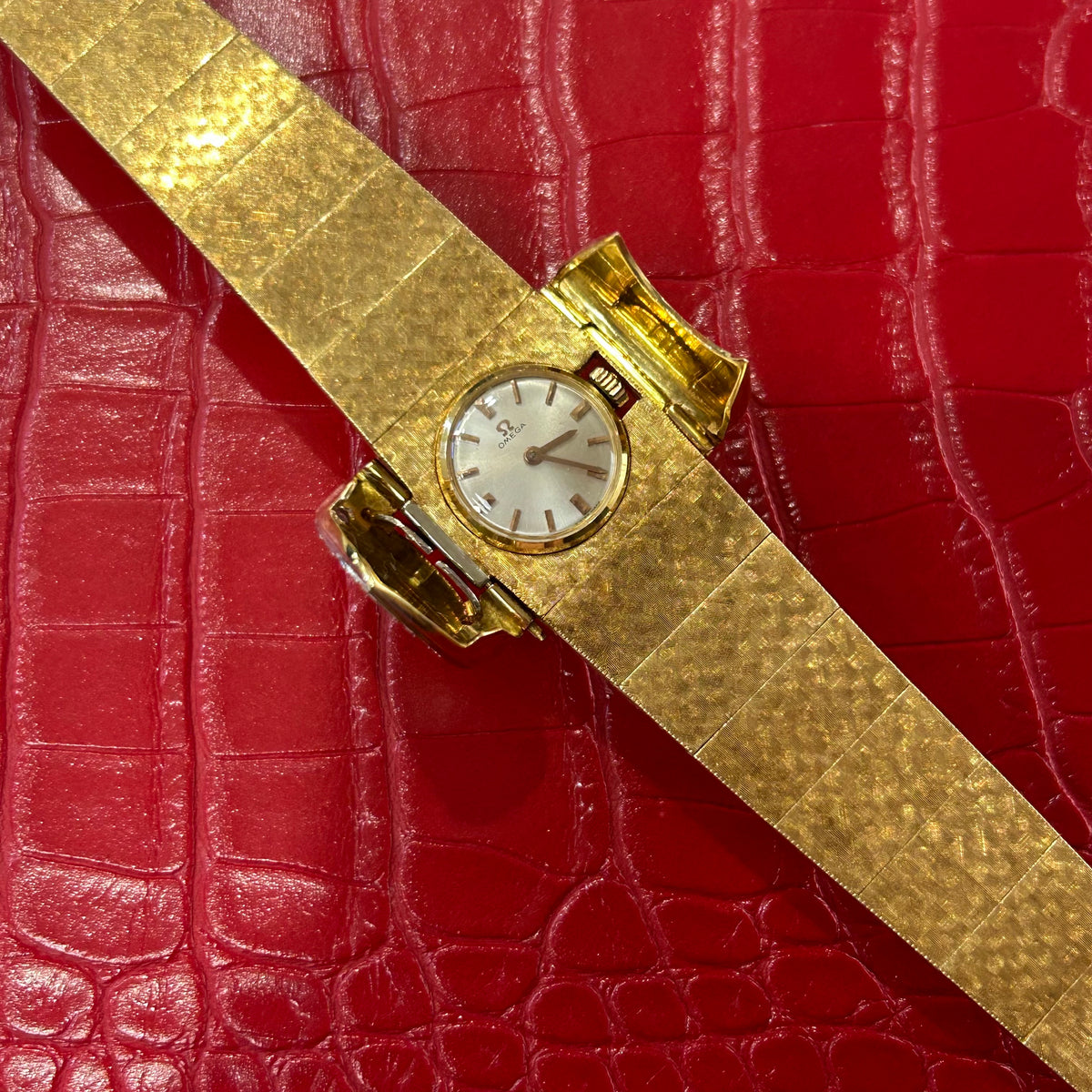 Vintage Omega Hidden Dial Watch | 24.5mm | 18k Yellow Gold