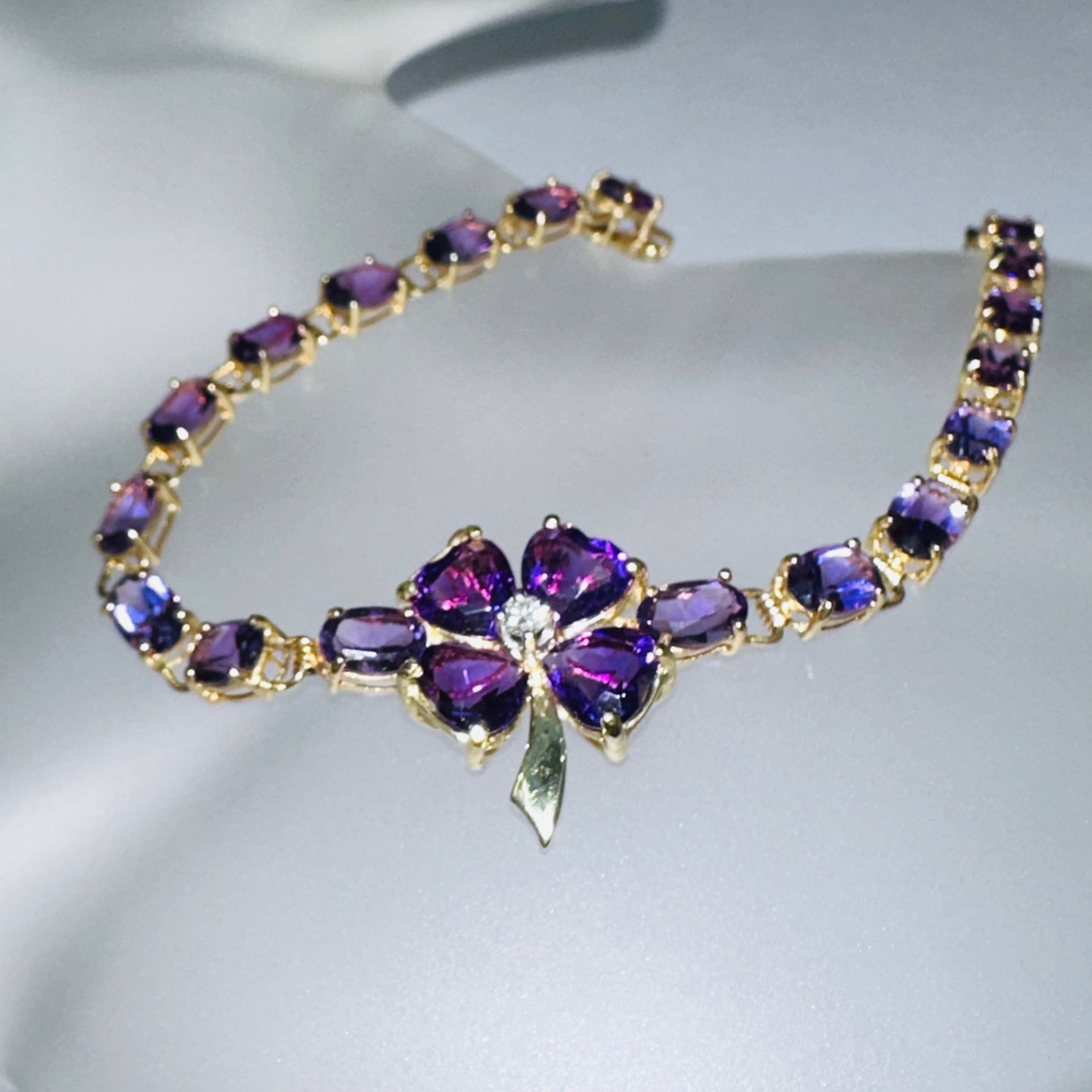 14K 7.5" Amethyst and Diamond Four Leaf Clover Beautiful Vintage Bracelet