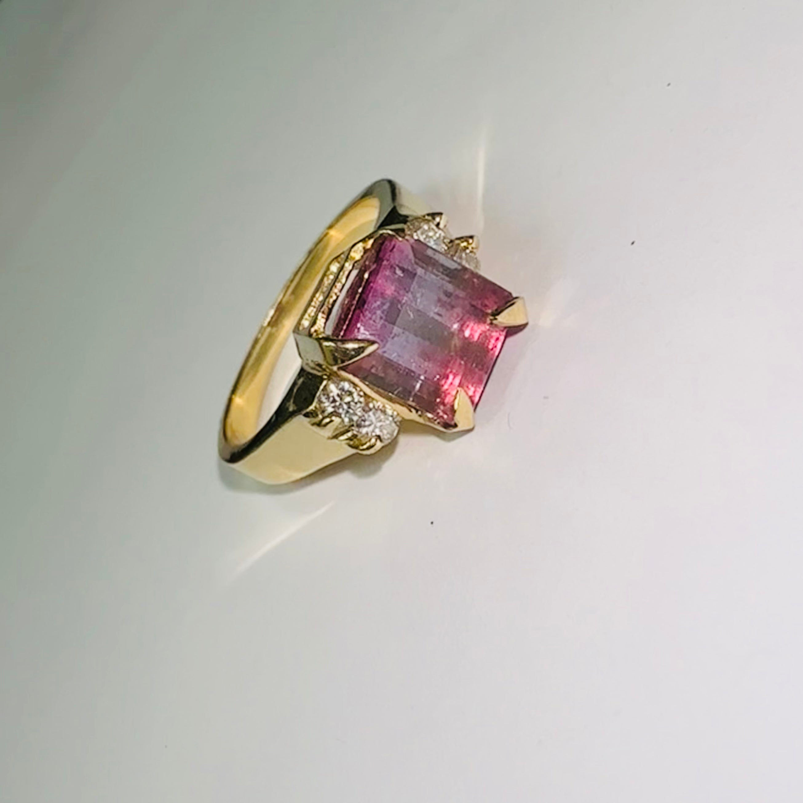 14K Beautiful Ombre Tourmaline and Diamonds Ring Size 5.5
