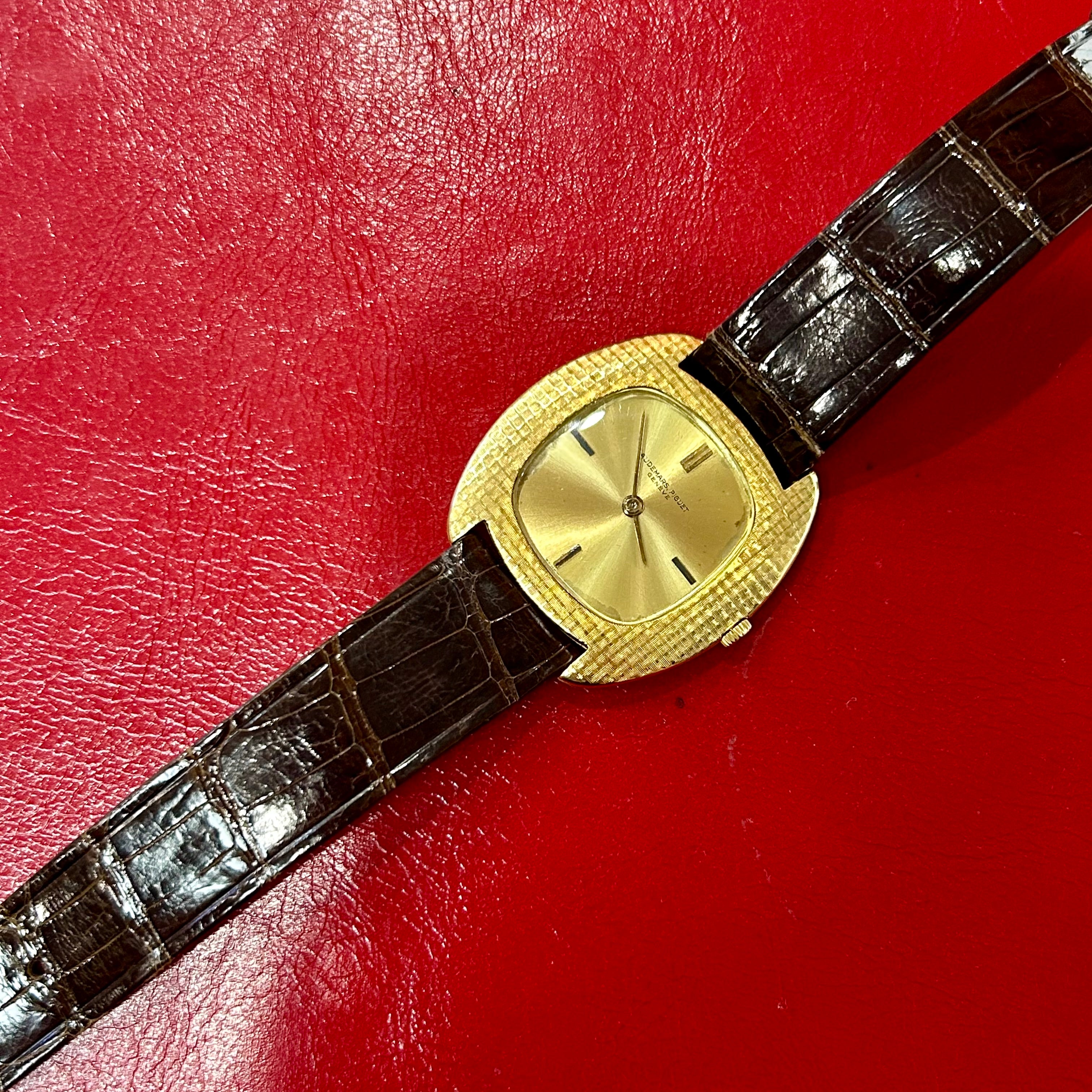 Vintage Audemars Piguet Ultra Thin Ref 35608 | 31mm | 18k Yellow Gold