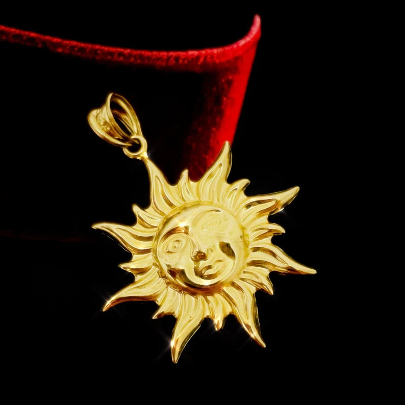 14 Yellow Gold Lovely 1.25" Detailed Sun with a Face Pendant Charm