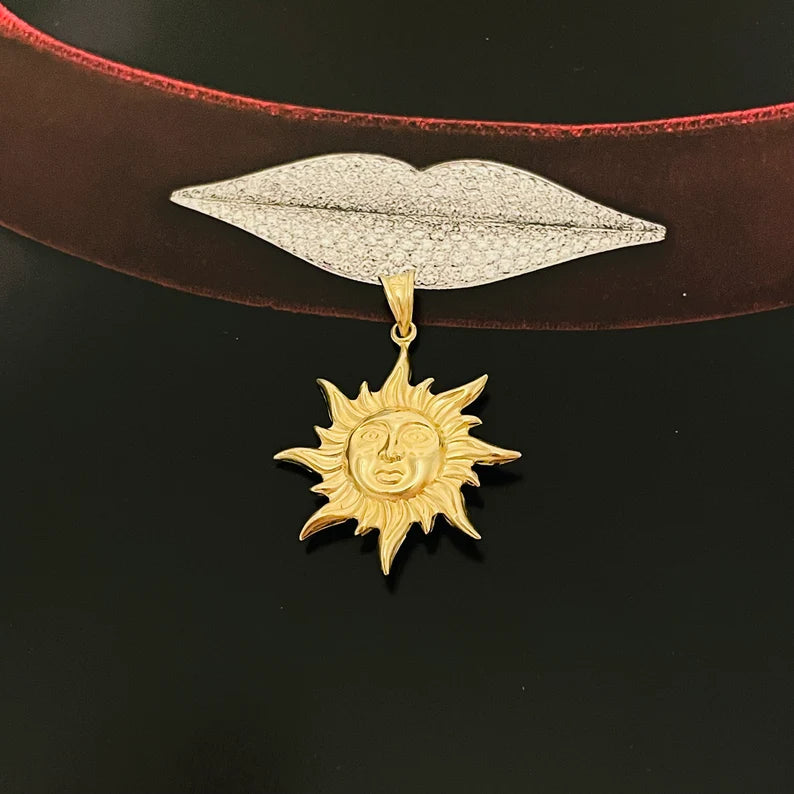14 Yellow Gold Lovely 1.25" Detailed Sun with a Face Pendant Charm