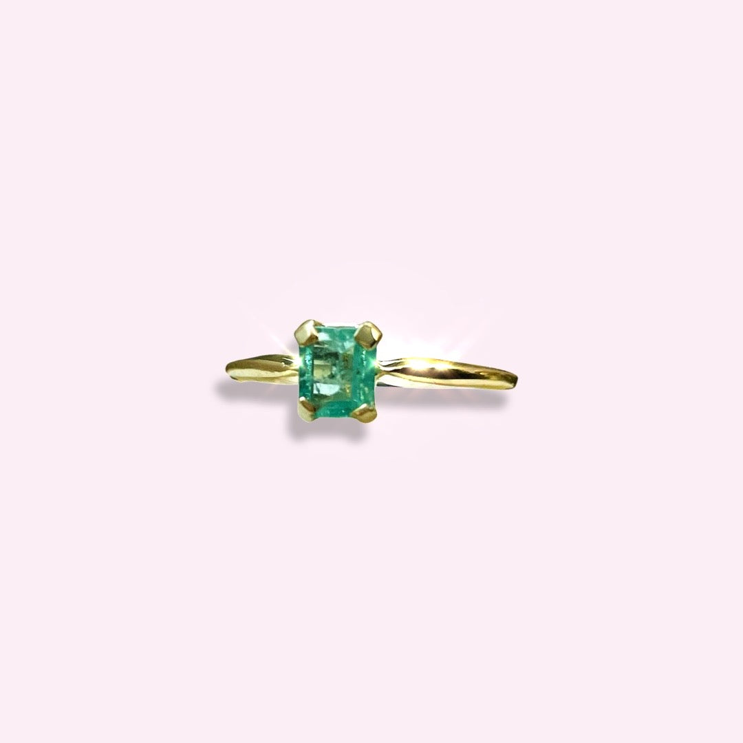 Solitaire Colombian Emerald 14K Yellow Gold Ring Size 6