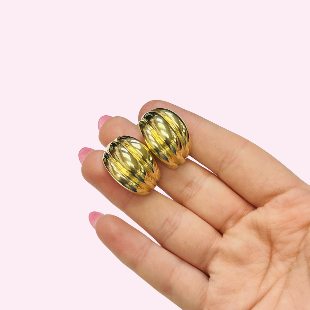 .75" Yellow Gold Linear Post Earrings