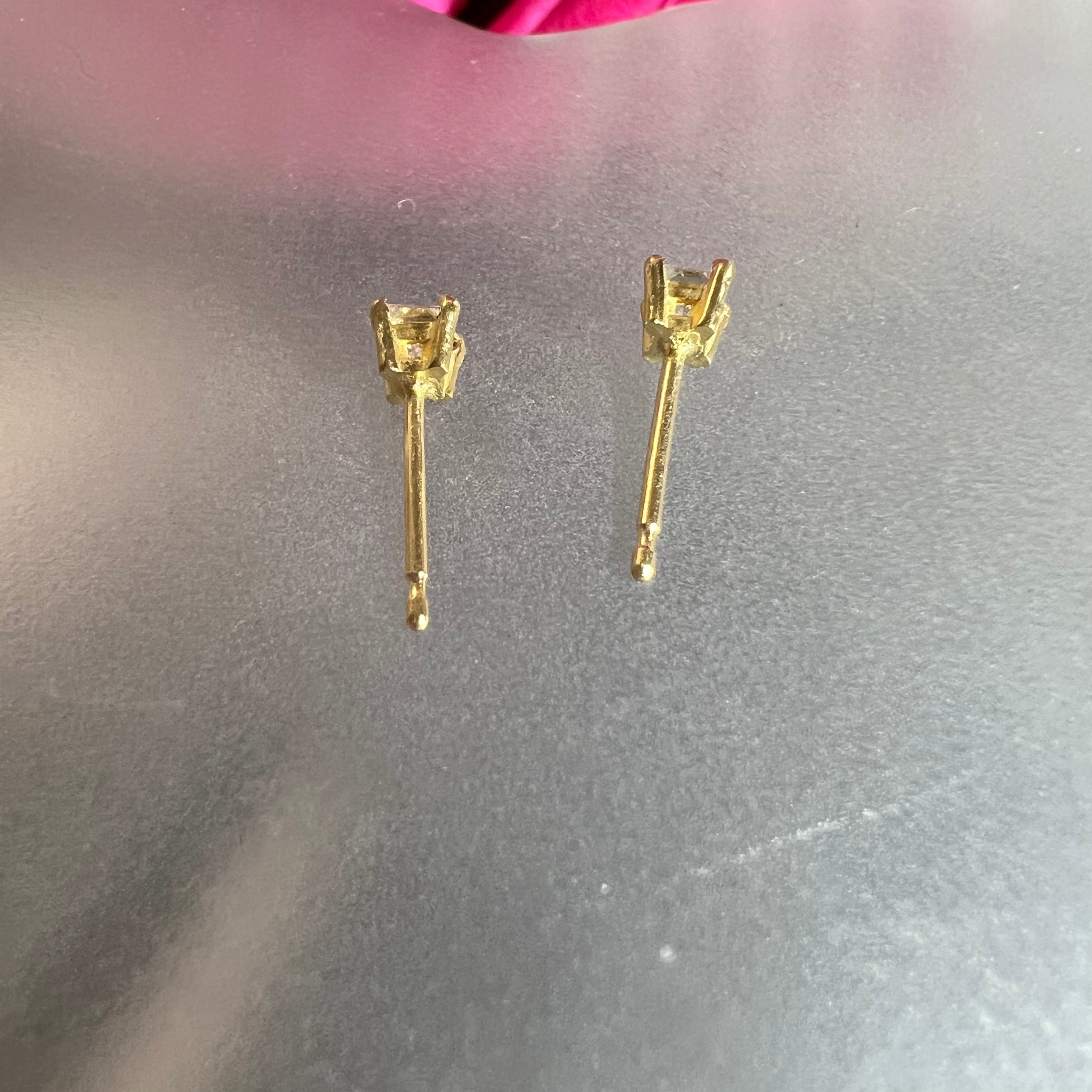 0.20ctw 18K Yellow Gold Natural Princess Cut Diamond Studs