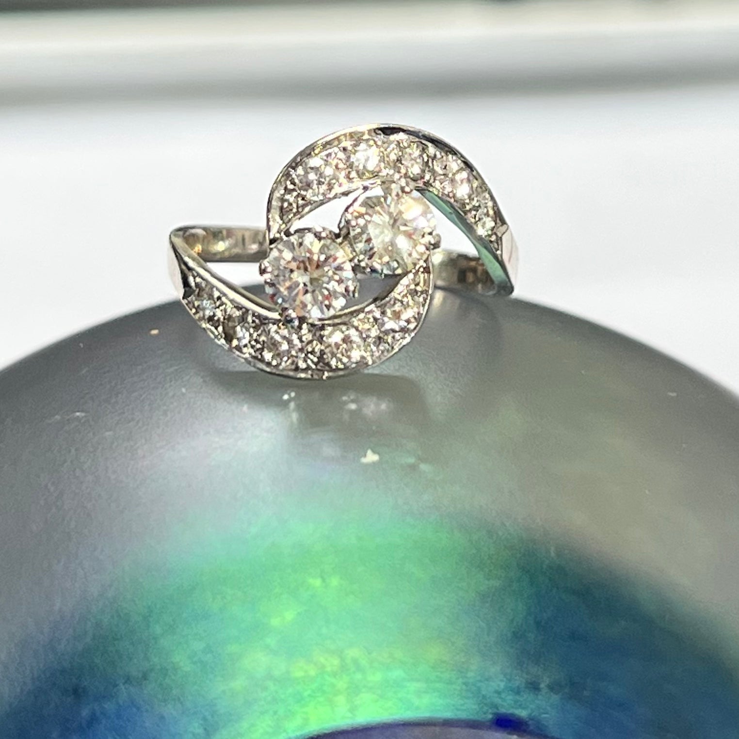 18K Toi et Moi Kissing Diamond Antique Ring Size 8.5