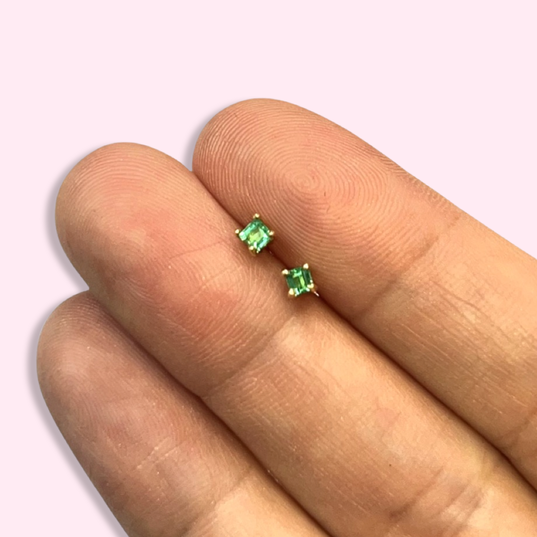 14K Yellow Gold .20CTW Emerald Stud Earrings Pushbacks