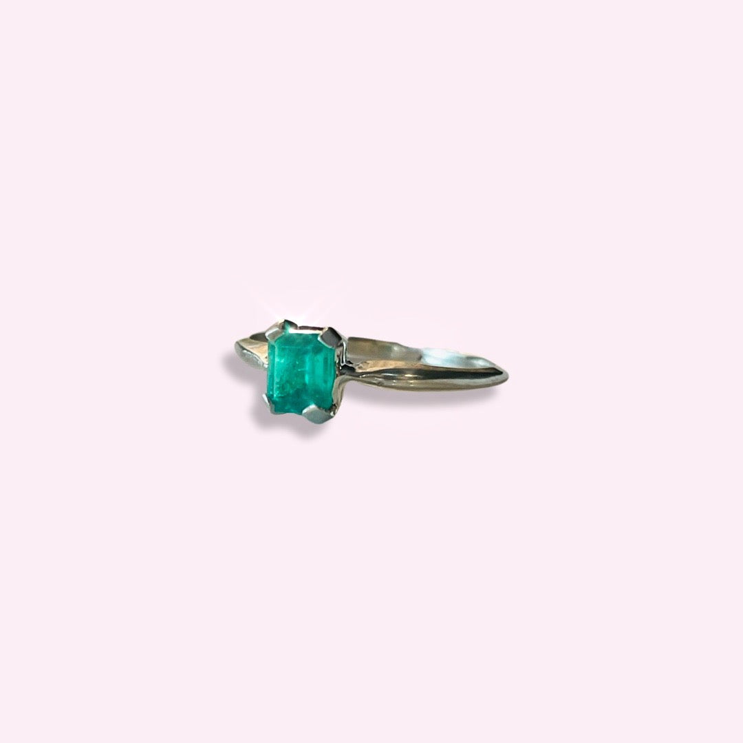 Solitaire Colombian Emerald 14K White Gold Ring Size 6