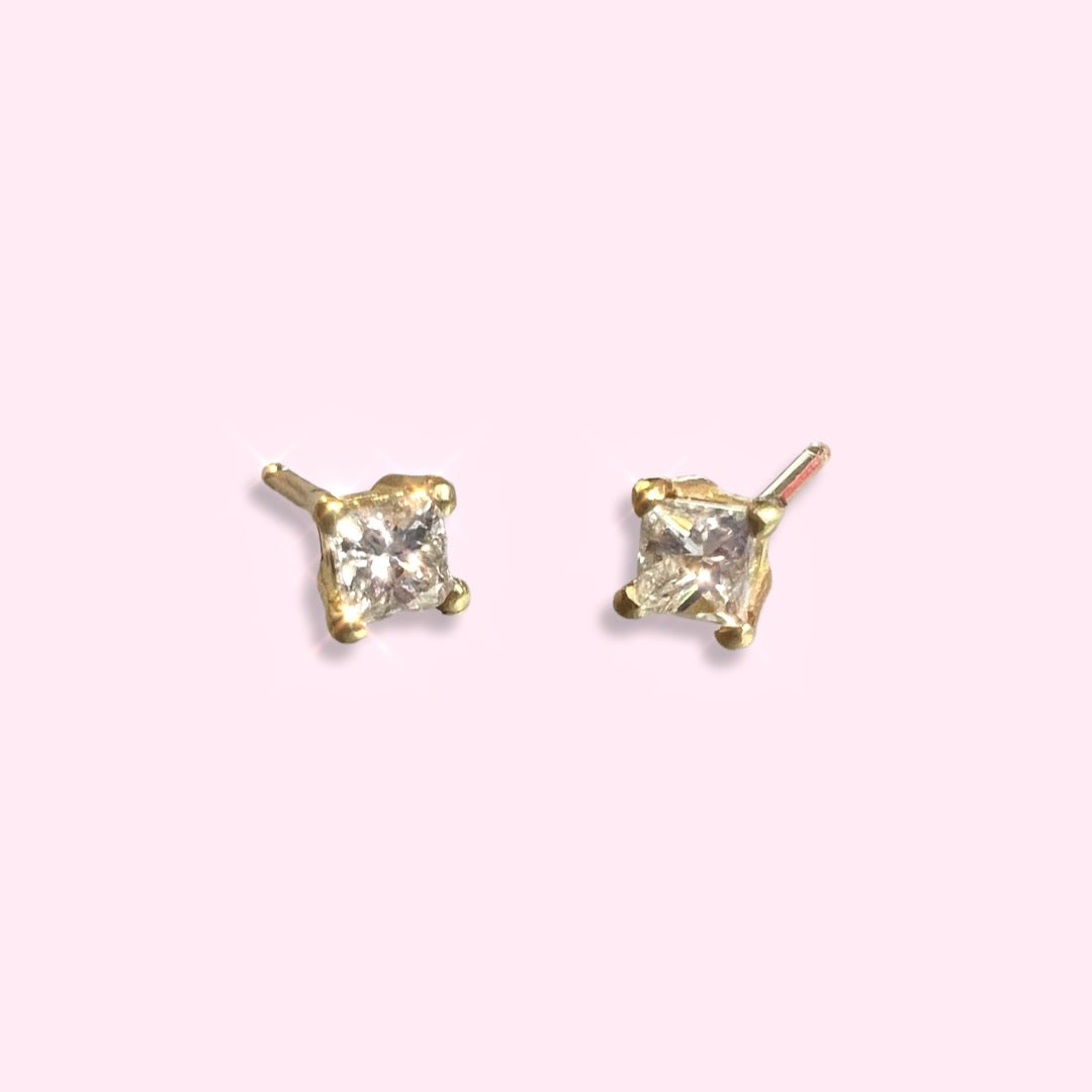0.20ctw 18K Yellow Gold Natural Princess Cut Diamond Studs