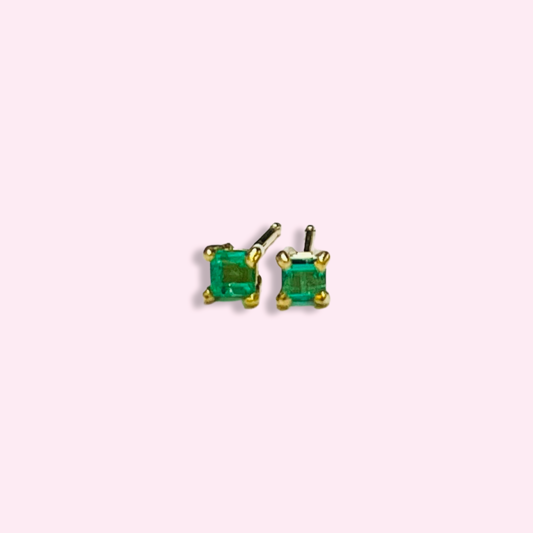 14K Yellow Gold .20CTW Emerald Stud Earrings Pushbacks