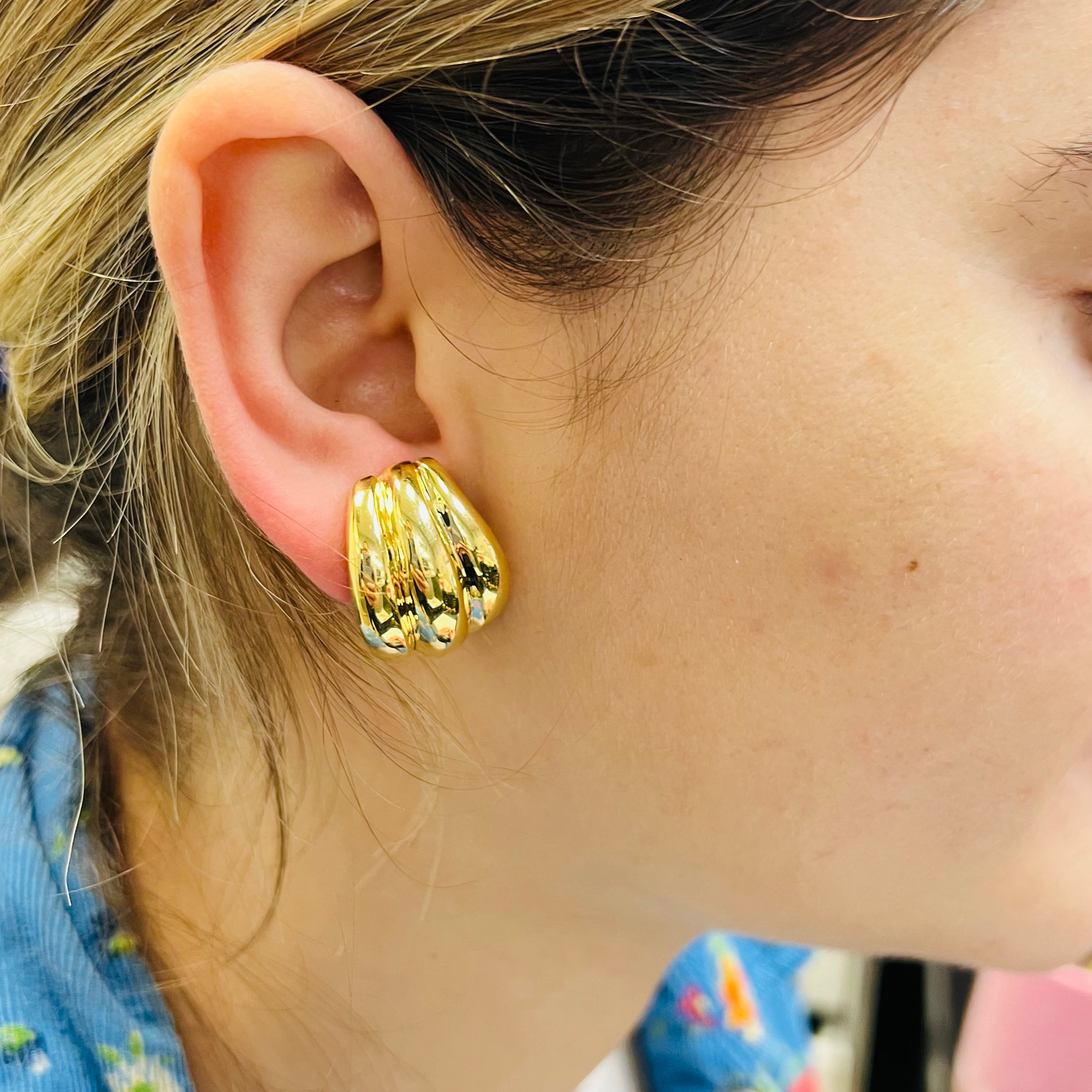 .75" Yellow Gold Linear Post Earrings