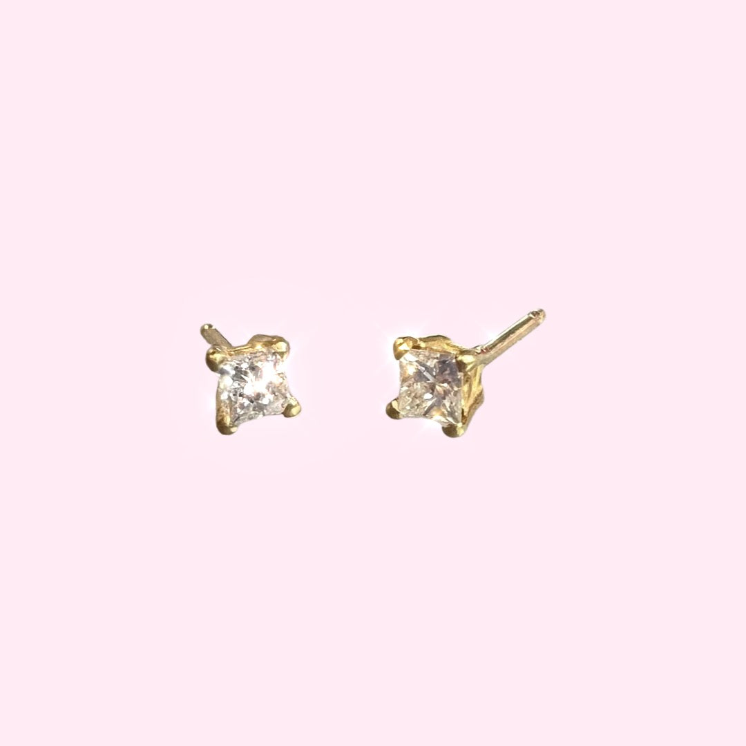 0.20ctw 18K Yellow Gold Natural Princess Cut Diamond Studs