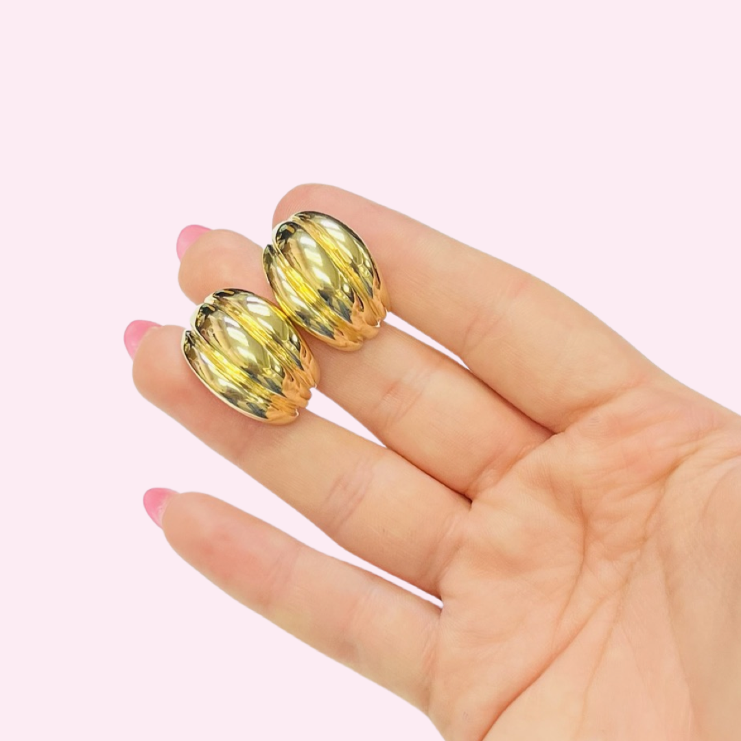 .75" Yellow Gold Linear Post Earrings
