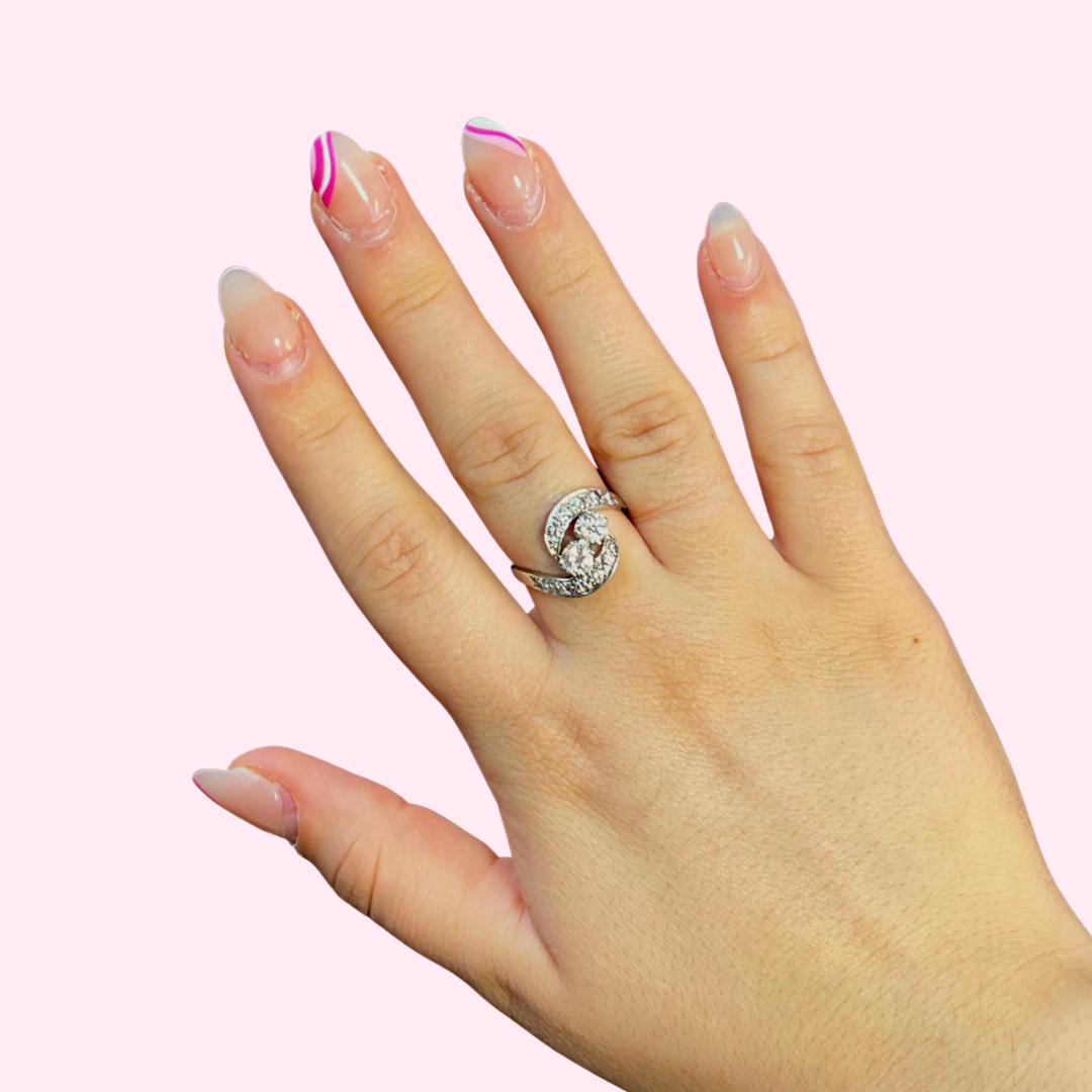18K Toi et Moi Kissing Diamond Antique Ring Size 8.5