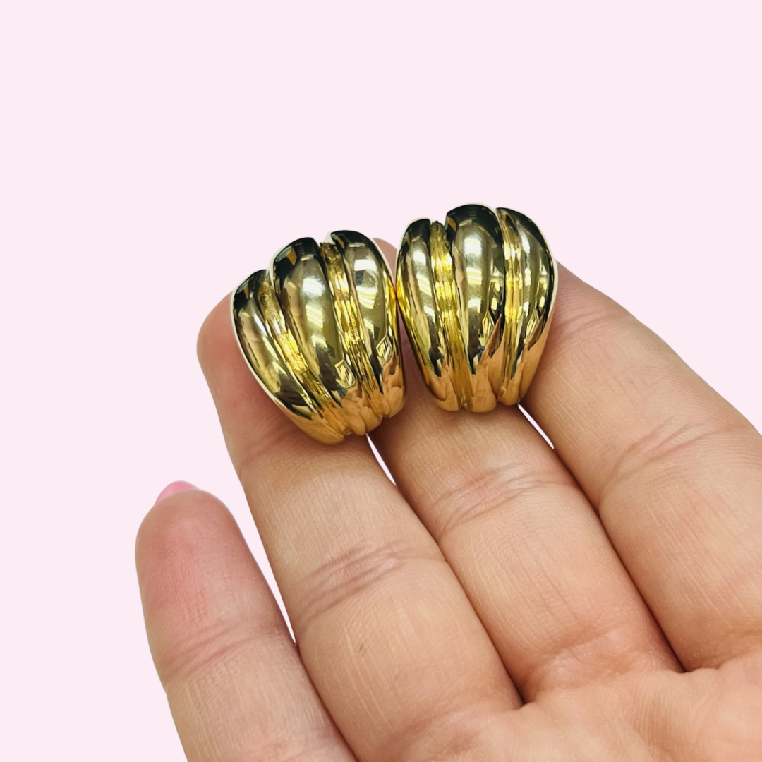 .75" Yellow Gold Linear Post Earrings