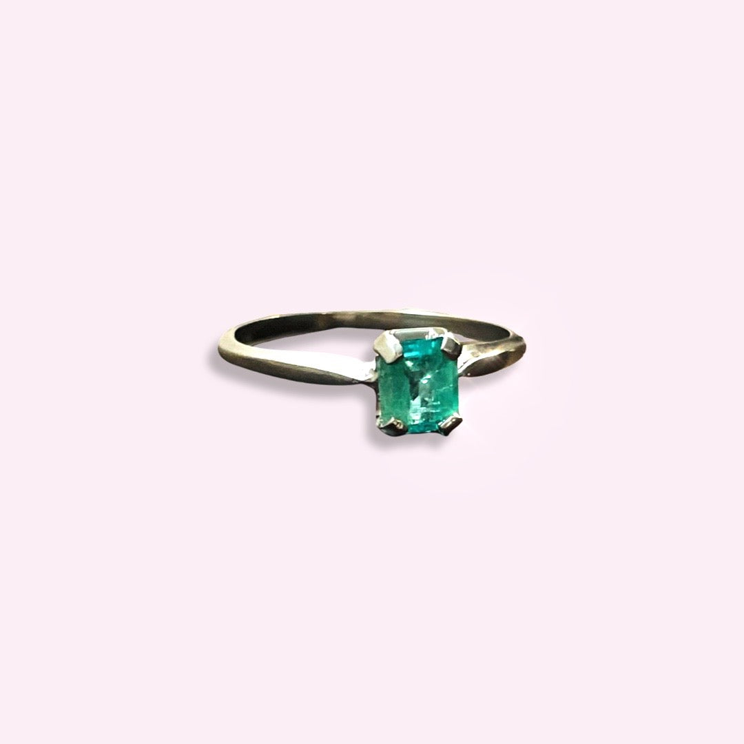 Solitaire Colombian Emerald 14K White Gold Ring Size 6