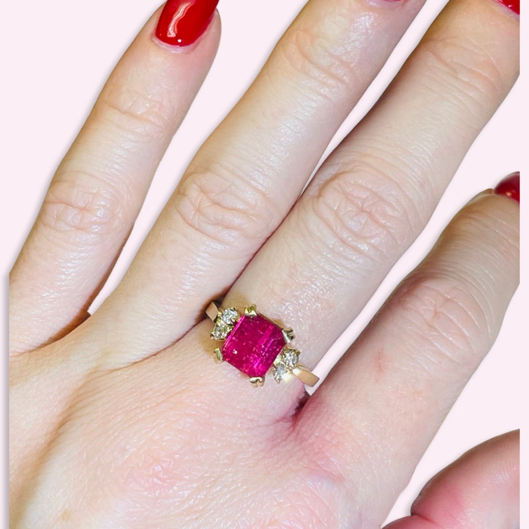 14K Yellow Gold Hot Pink Tourmaline Ring Size 6