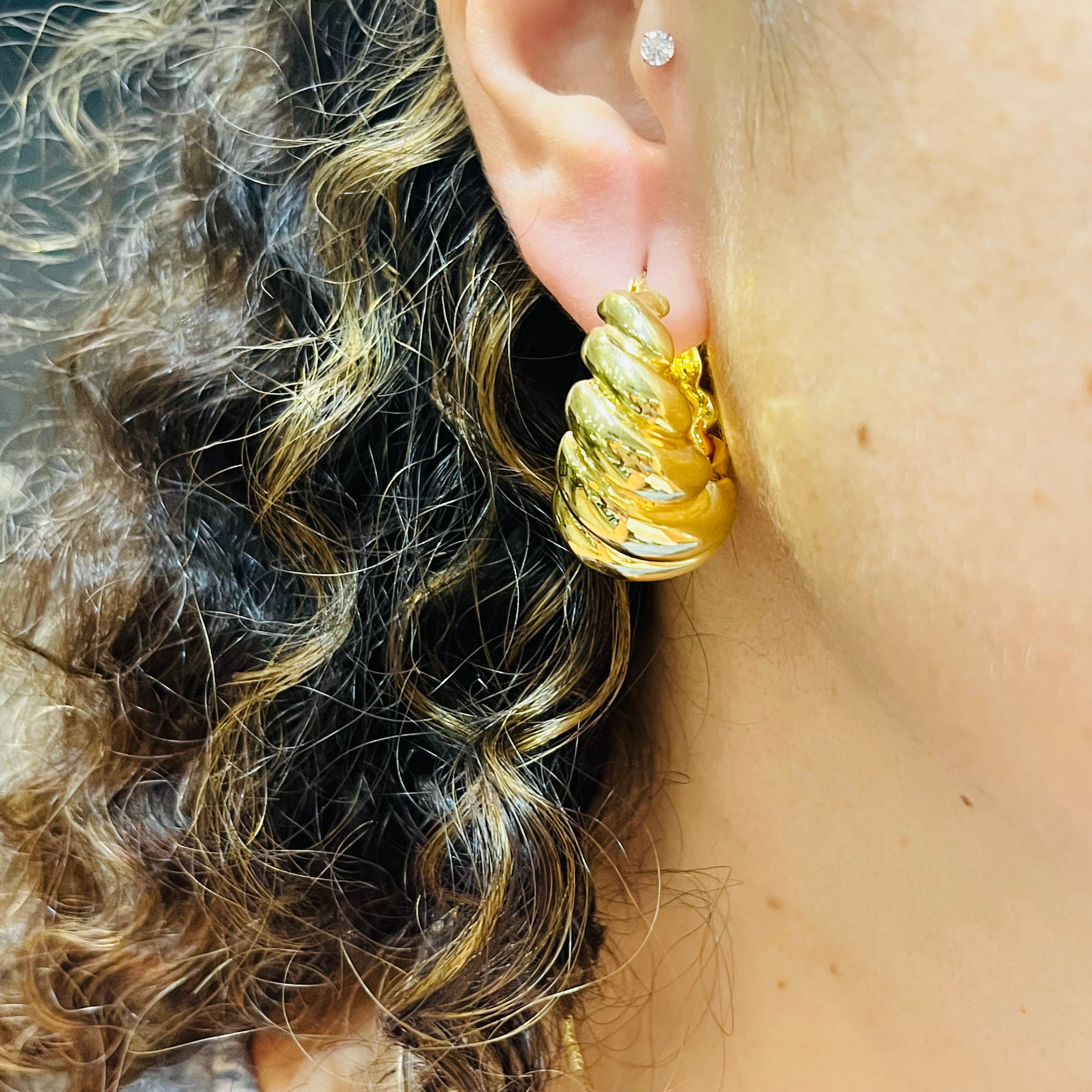 Puffy 10K Yellow Gold Classic Twist Hoop Earrings