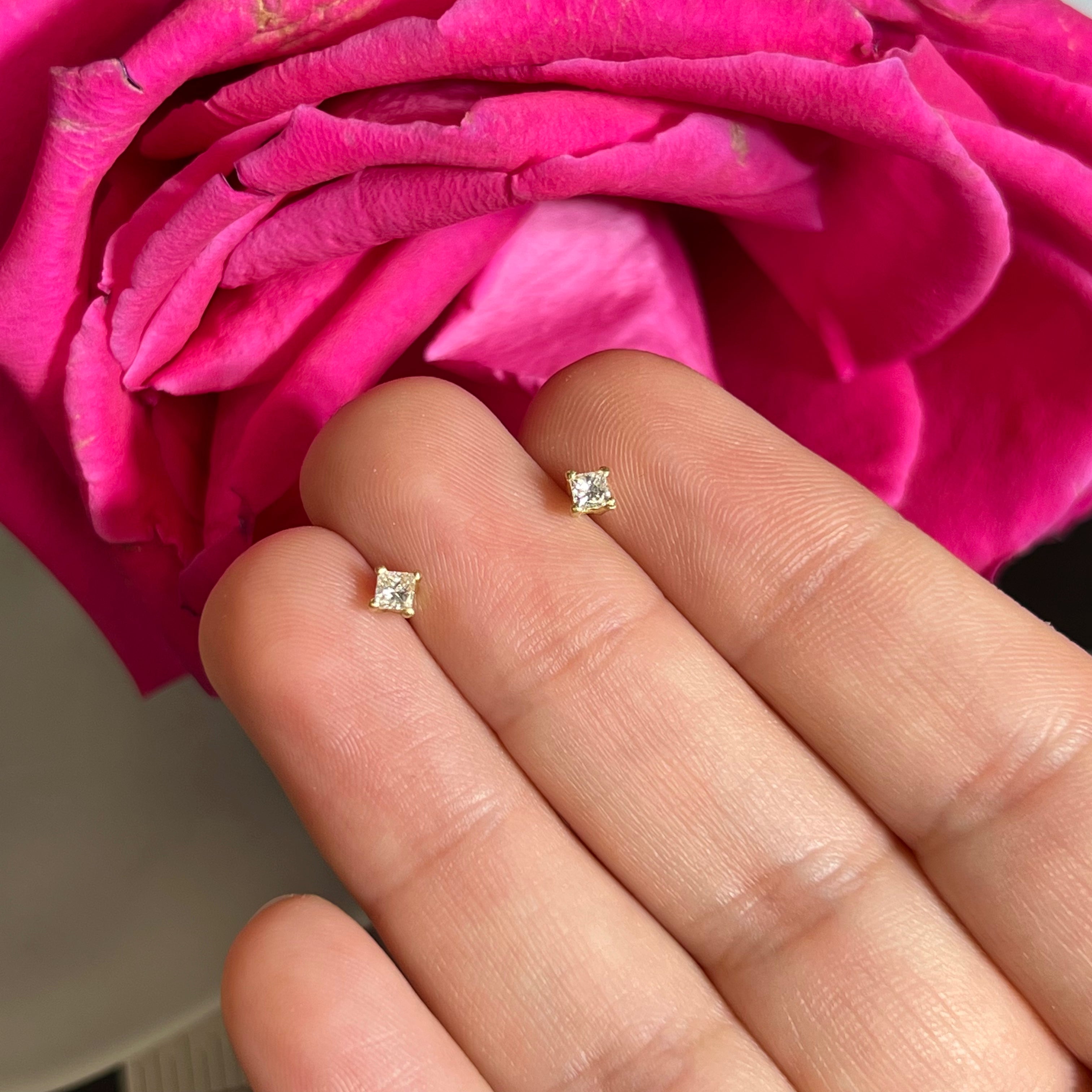 0.20ctw 18K Yellow Gold Natural Princess Cut Diamond Studs