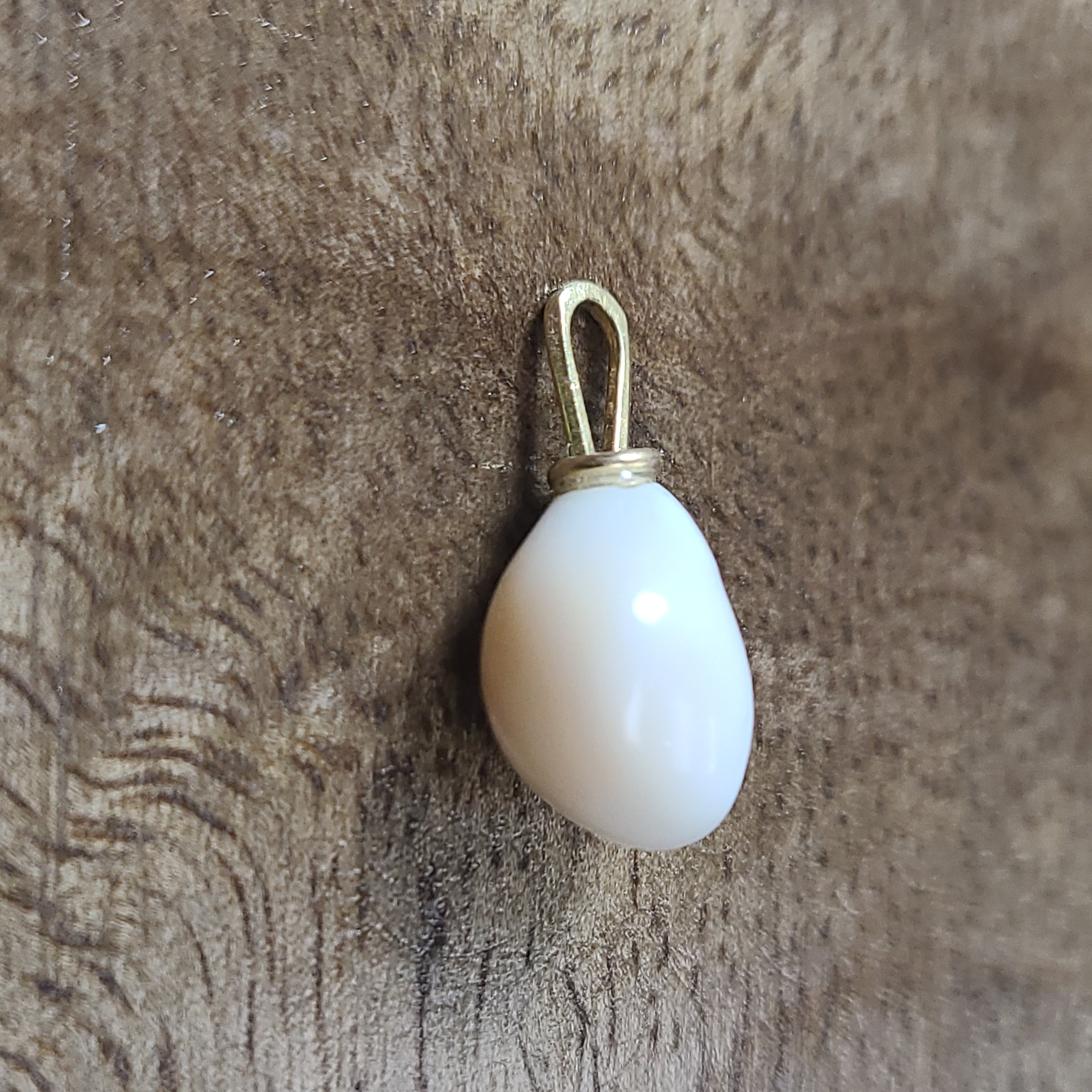 14K Yellow Gold Unique Pearl Conch Pendant Charm