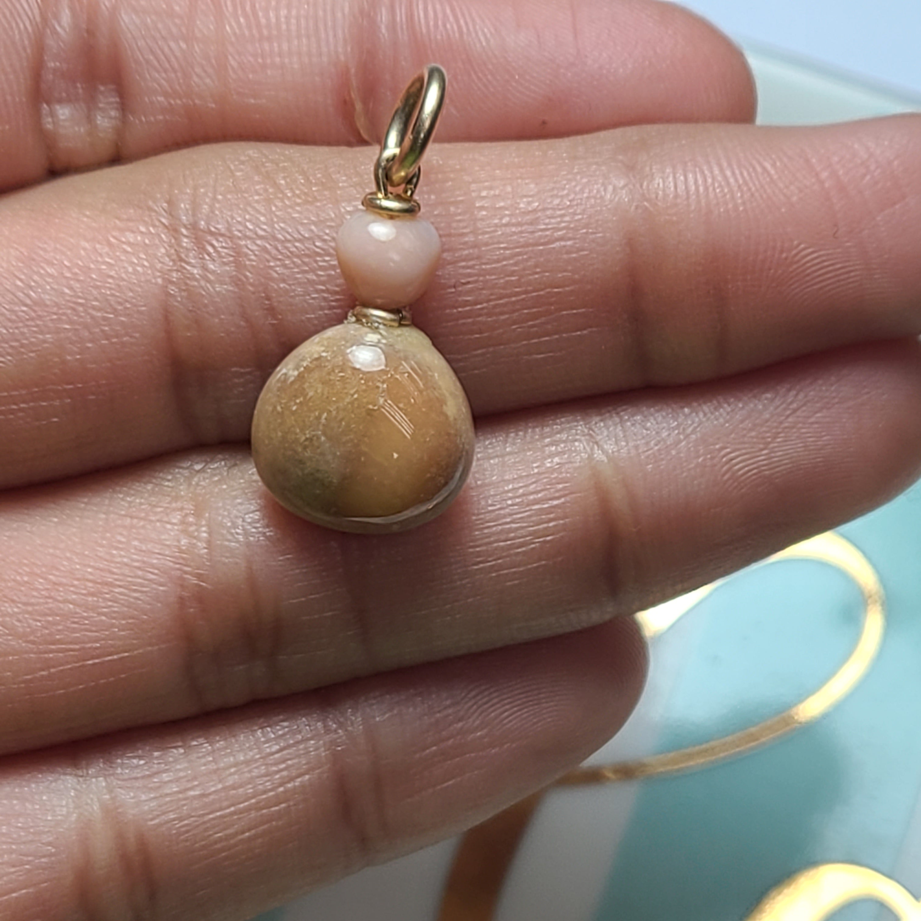 14K Yellow Gold Gorgeous Pink Brown Conch Pearl Pendant Charm