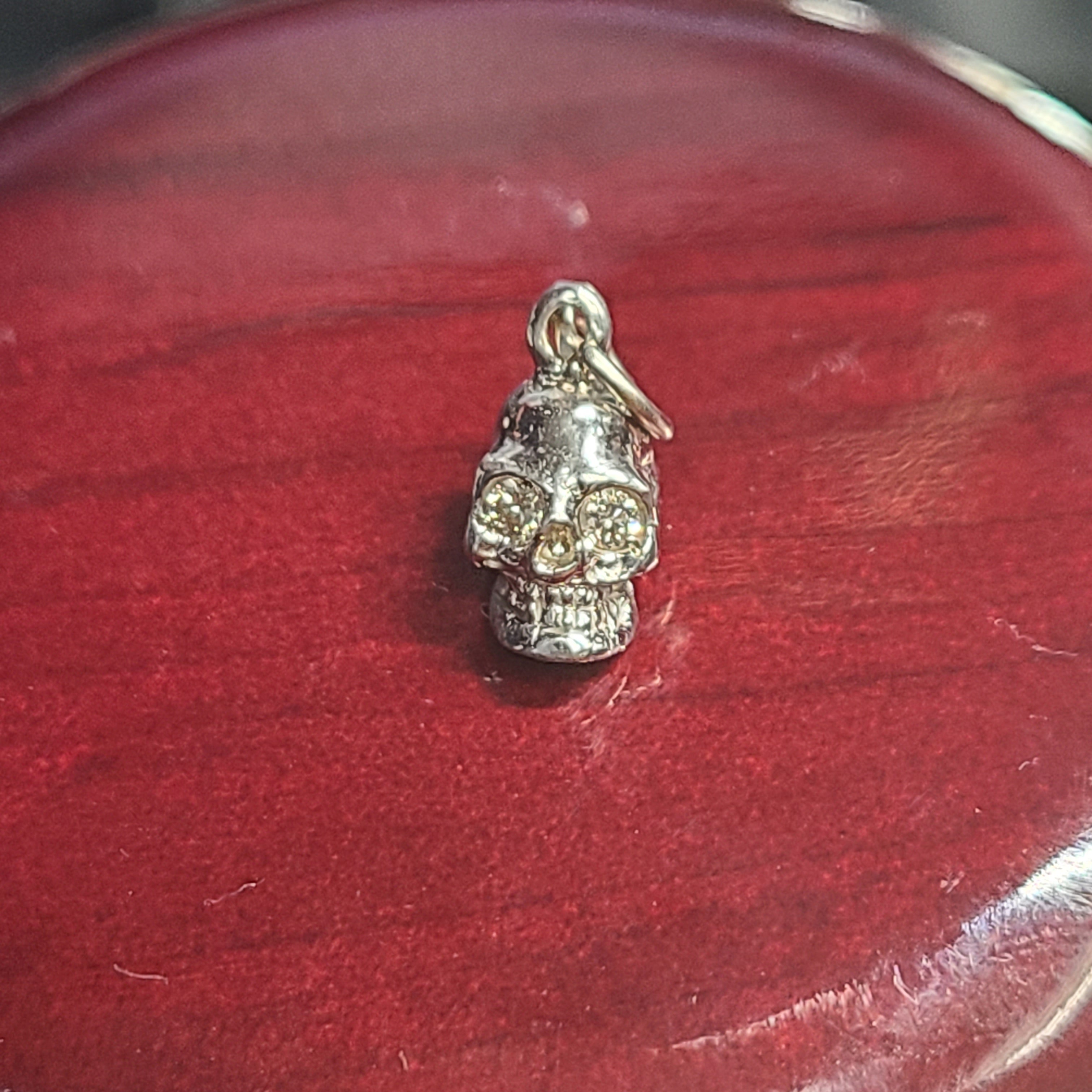 Stunning! 14K White Gold Skull with 0.05CT Diamond Eyes Pendant Charm