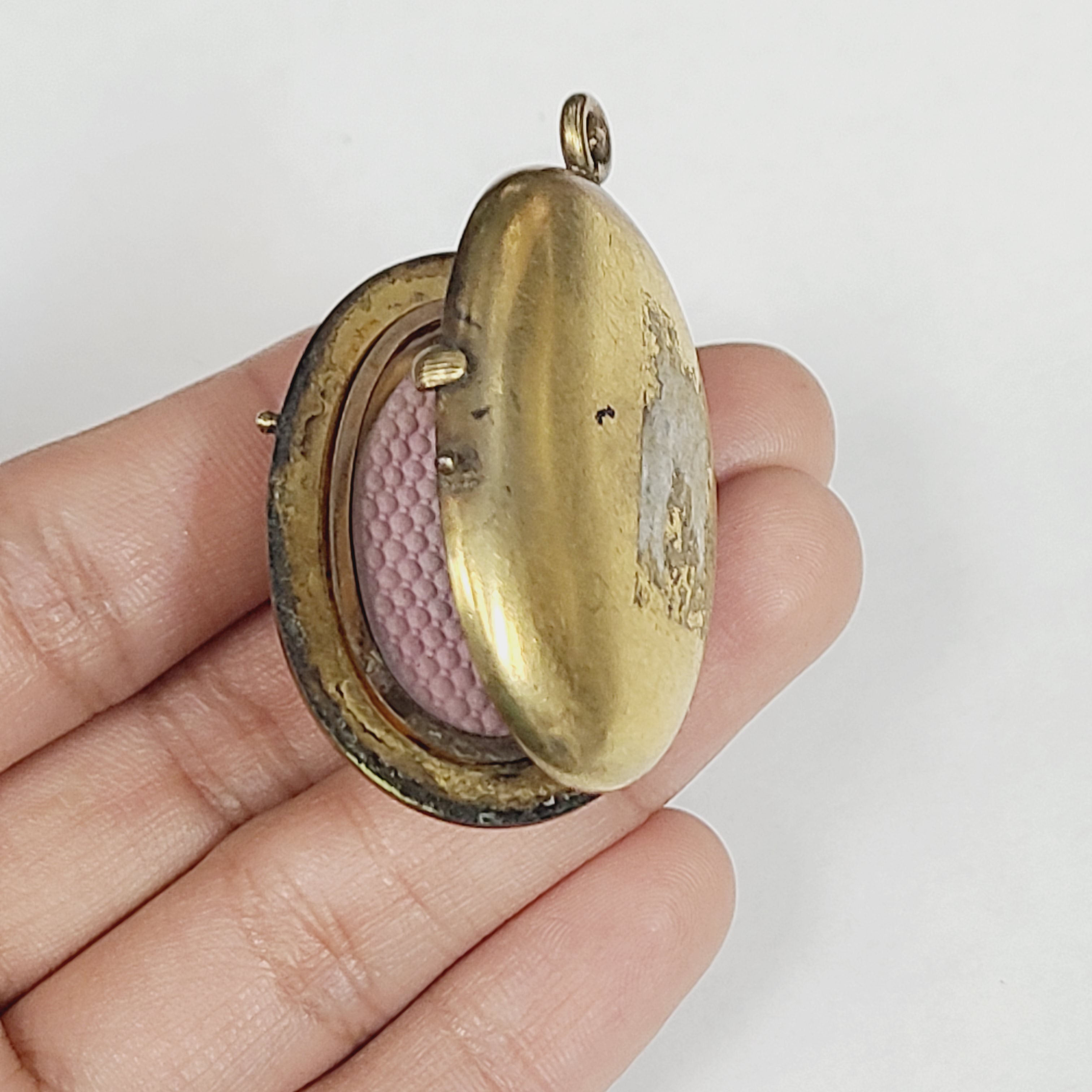 Antique Gold Filled Etruscan Intaglio Lady Locket