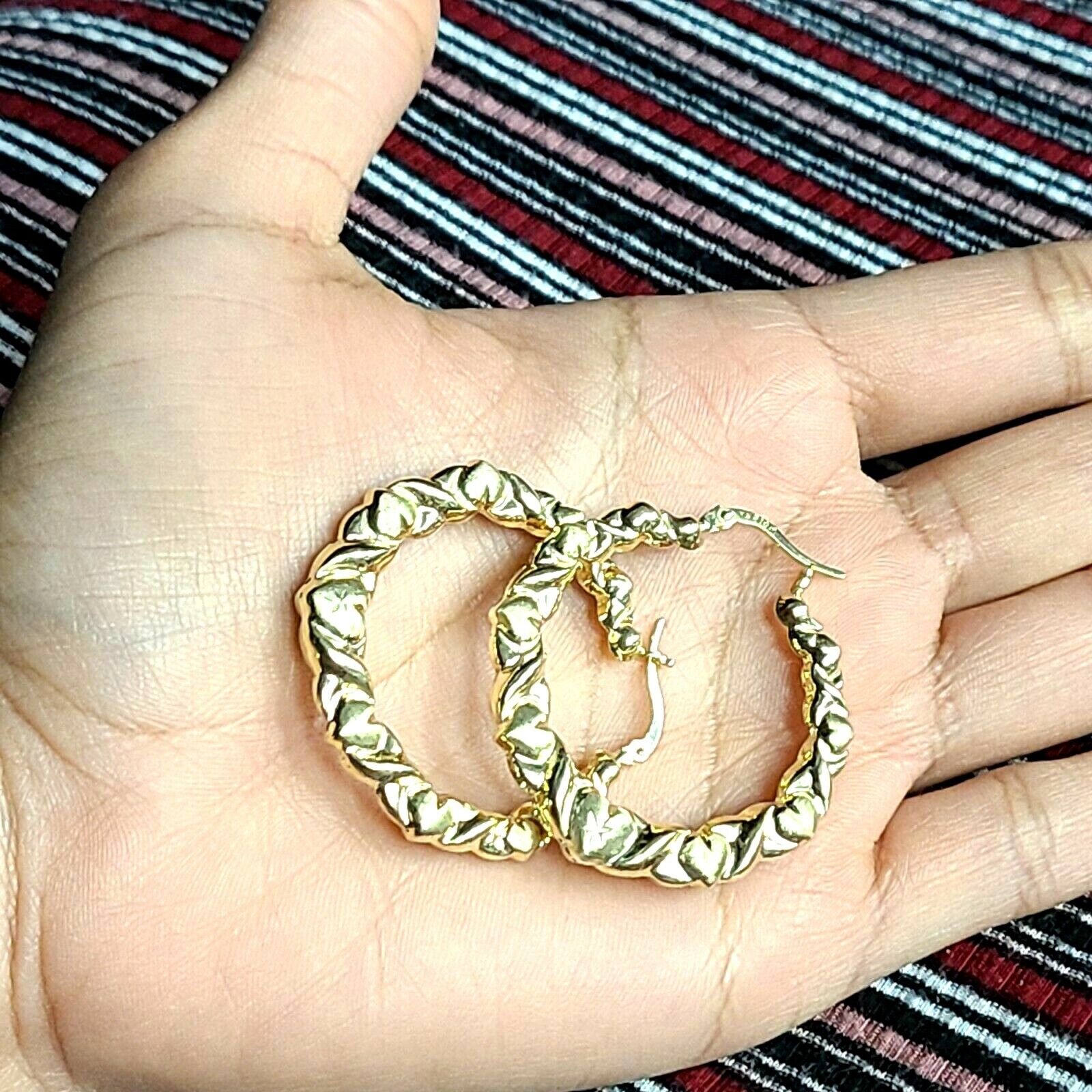 GORGEOUS! 10K Yellow Gold Heart Patterned Earring Hoops Length 1.5"