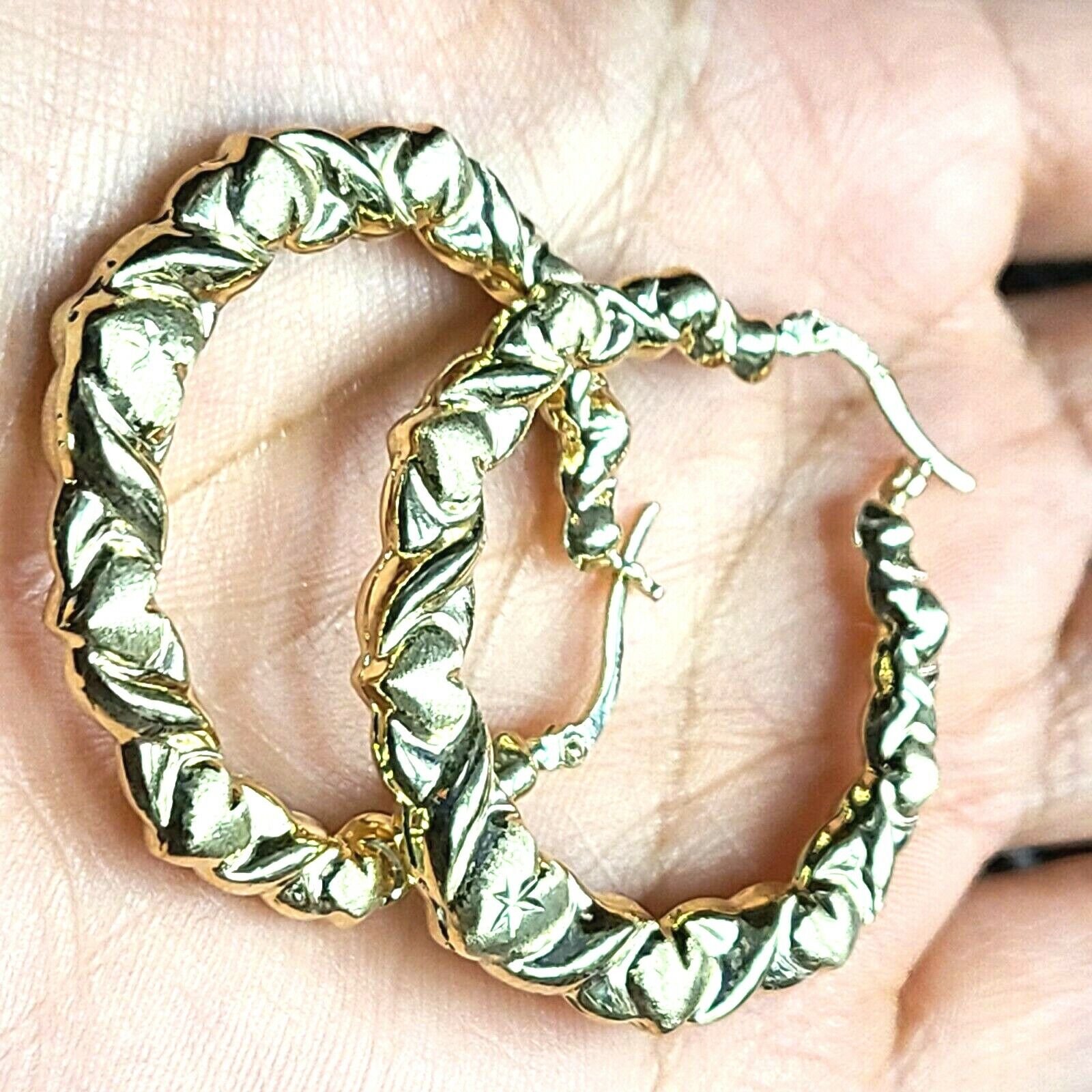 GORGEOUS! 10K Yellow Gold Heart Patterned Earring Hoops Length 1.5"