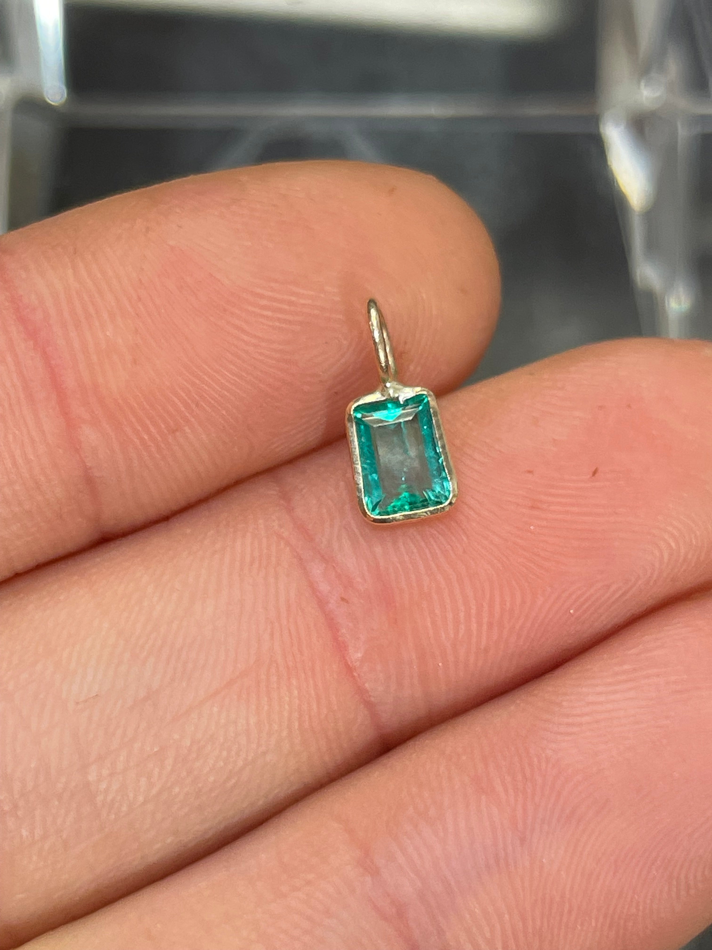 .40CT Natural Colombian Emerald Charm Pendant 14K Gold