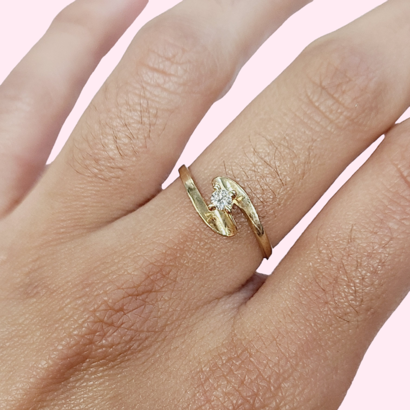 Solid 10K Yellow Gold Diamond Curved Ring Size 6.5