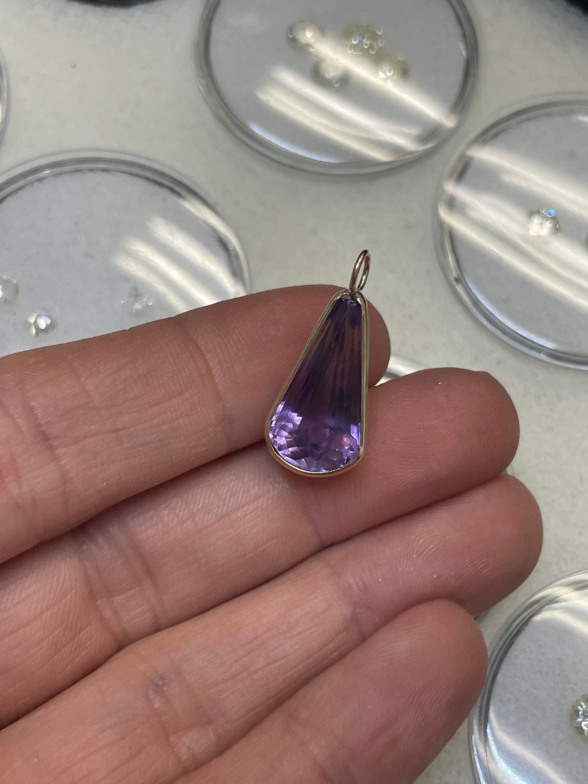 6.7CT Natural  Purple Amethyst Gem Charm in Solid 14K Yellow Gold 22x11mm