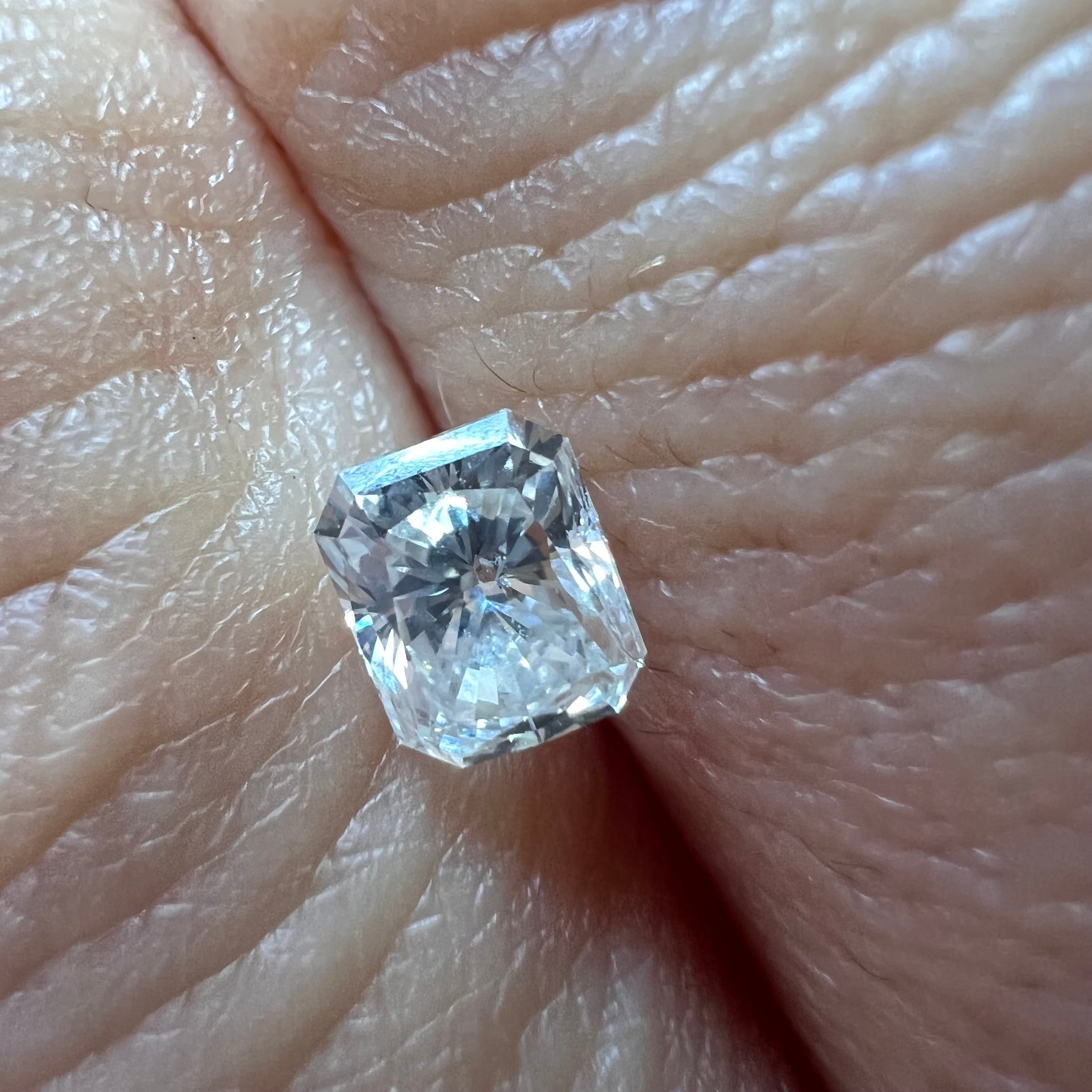 .47CT Radiant J VS1 4.74x3.87x2.93mm Natural Earth mined